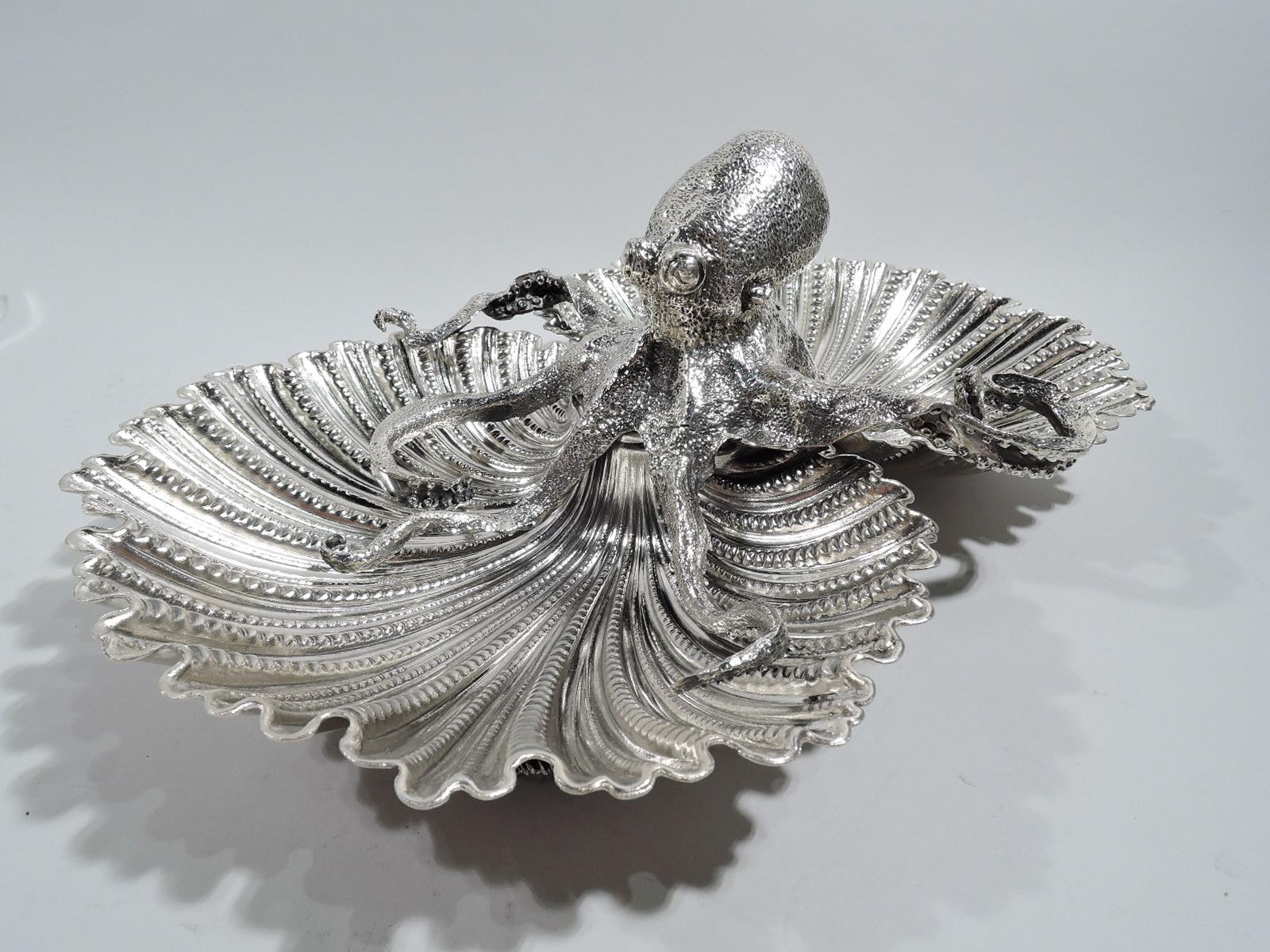 Moderne Buccellati Bol à fruits de mer pieuvre dramatique en argent sterling en vente