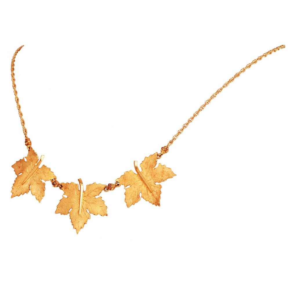Donna Collana con foglie d'acero in oro 18 carati Federico Buccellati Vintage in vendita