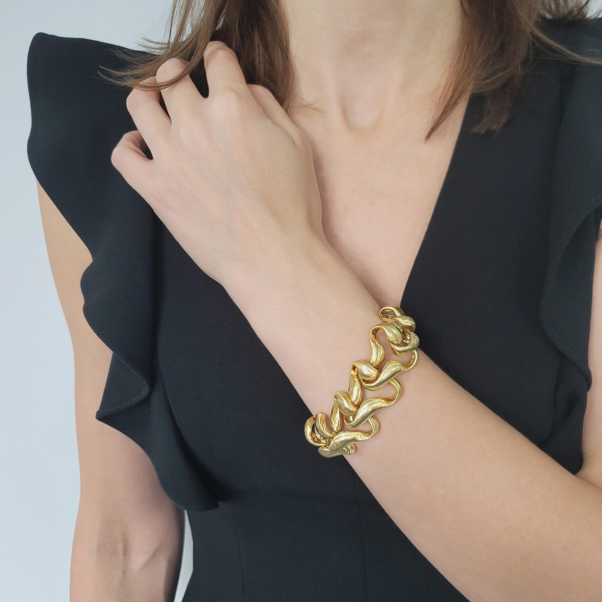 Artiste Buccellati  Bracelet à maillons géométriques en or jaune 18k en vente