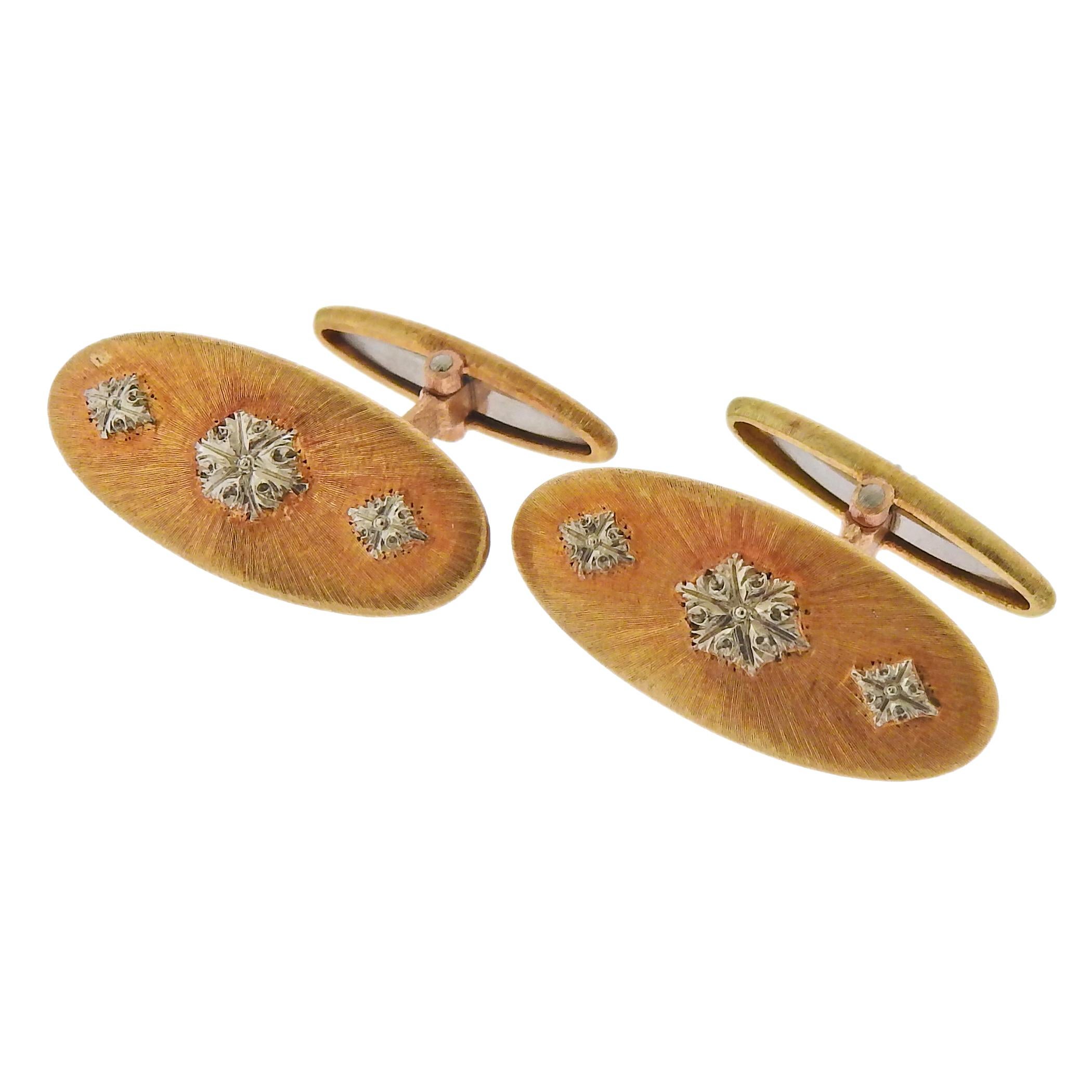 Pair of classic Buccellati 18k gold cufflinks. Come with  a pouch.  Cufflink top - 28mm x 11mm. Weight - 12.3 grams. Marked: Buccellati, Italy, 18k.