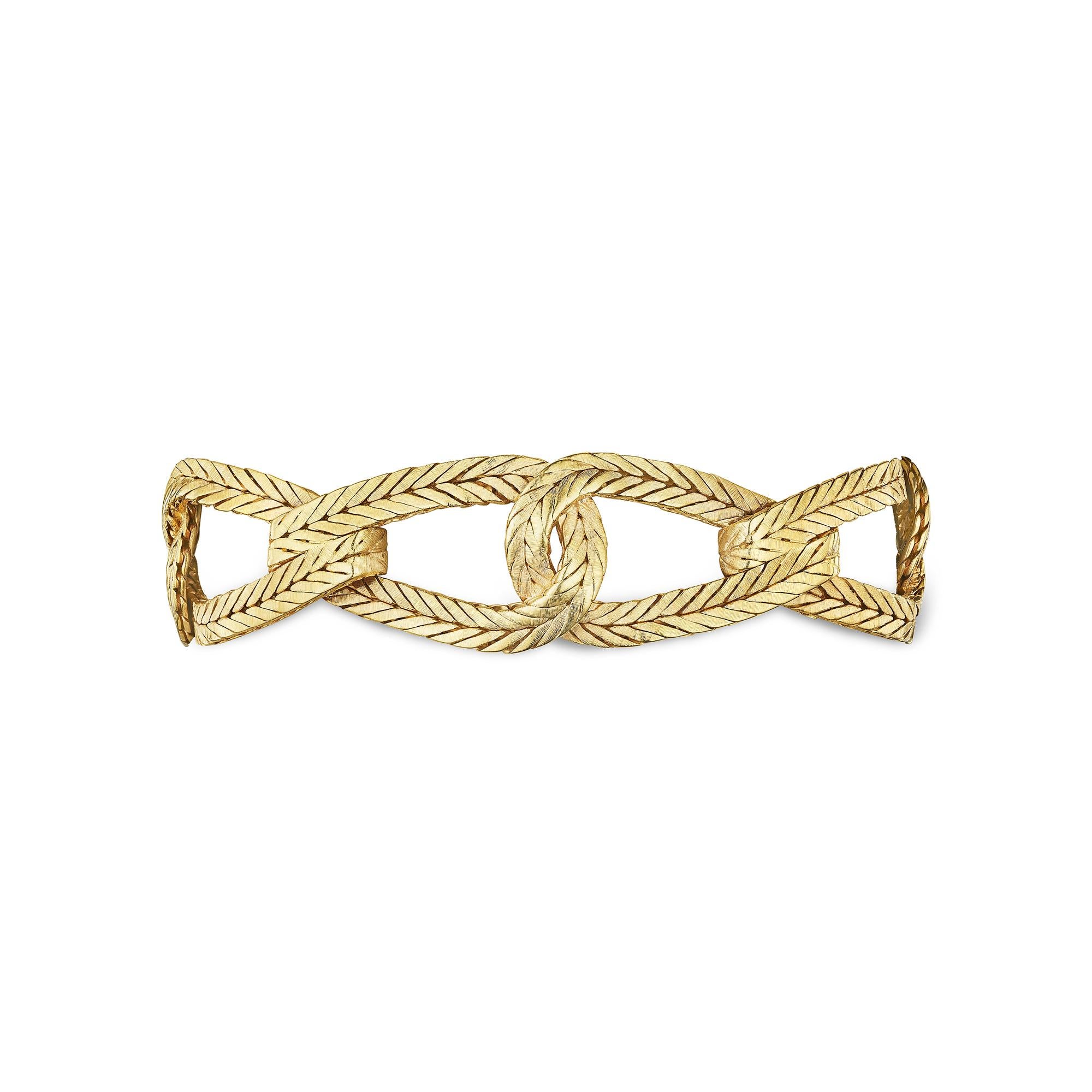 Buccellati Gold Herringbone Large Link Bracelet In Excellent Condition In Greenwich, CT