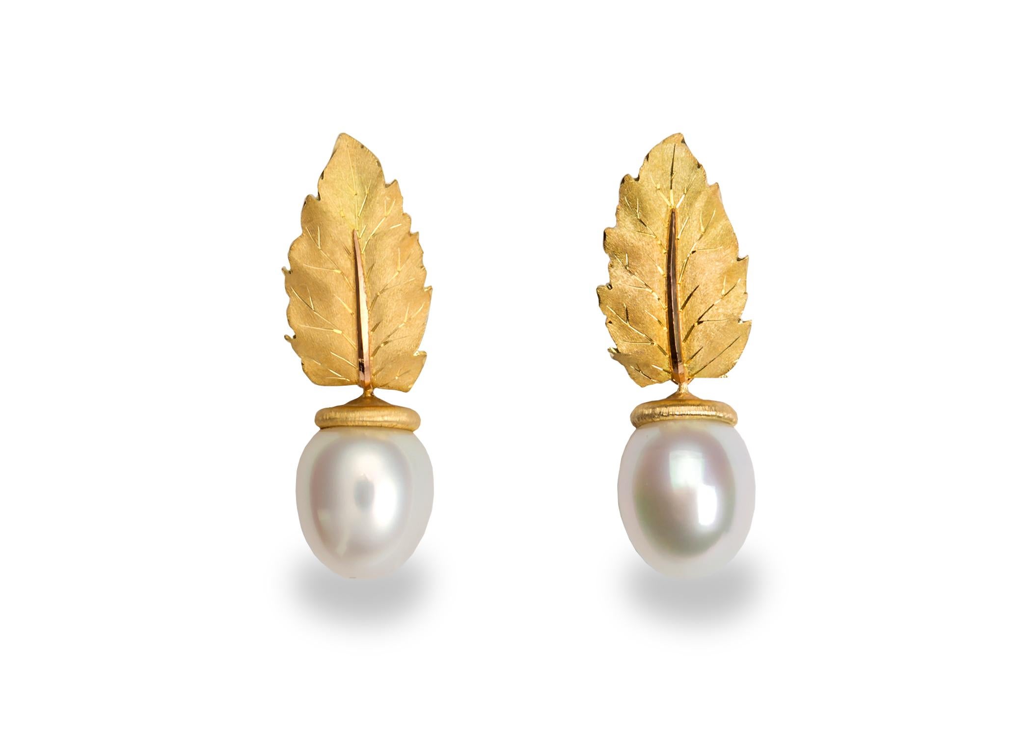 Buccellati Gold Leaf and South Sea Pearl Earrings In Excellent Condition In Atlanta, GA