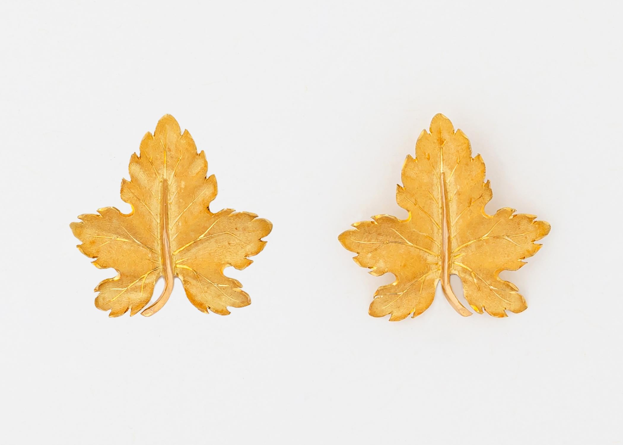 Modern Buccellati Gold Leaf Motif Earrings