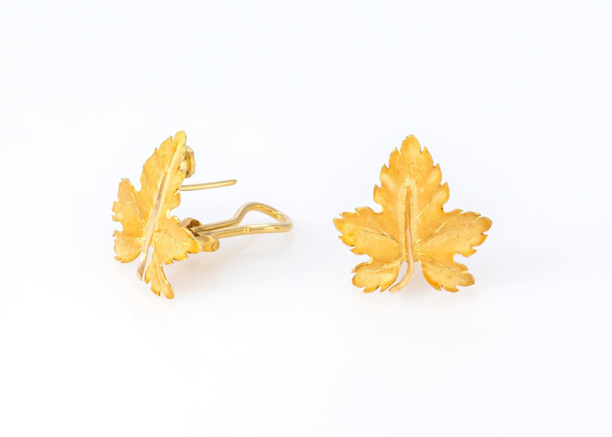Buccellati Gold Leaf Motif Earrings In Excellent Condition In Atlanta, GA
