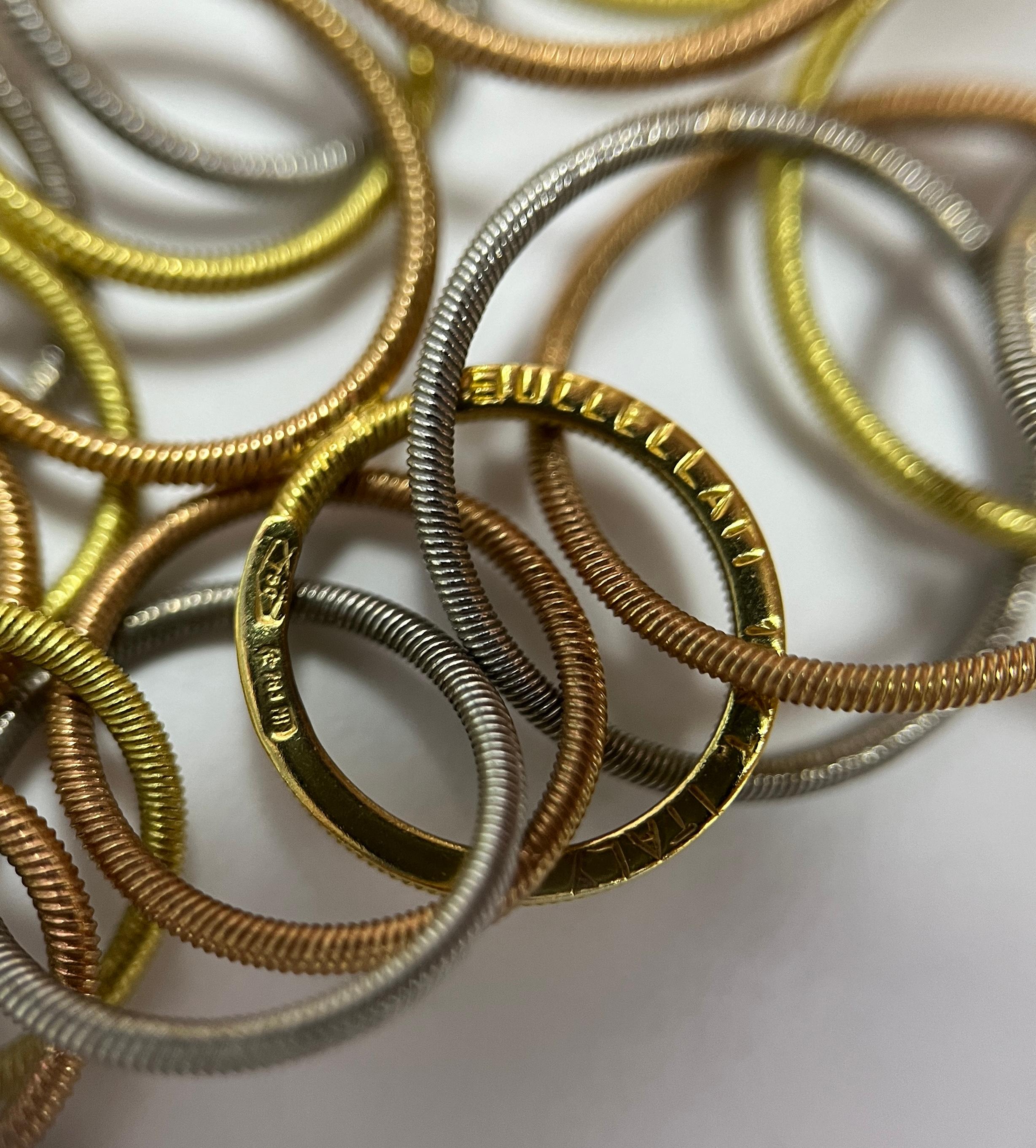 Pendientes gota Buccellati Hawaii 18K Tri Color Gold Circle en Excelente estado para la venta en New York, NY