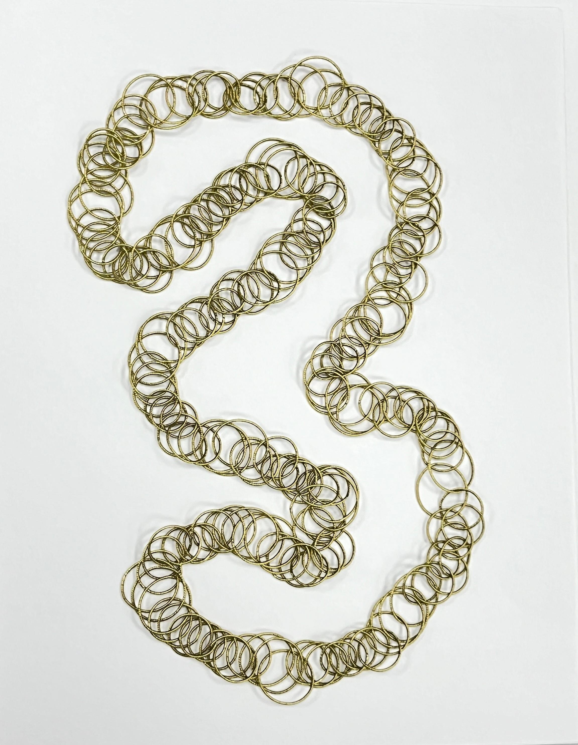 Buccellati Hawaii 18K ineinandergreifende strukturierte Goldringe von abgestufter Größe Gliederkette Gewicht 108,9 g
ca. 38