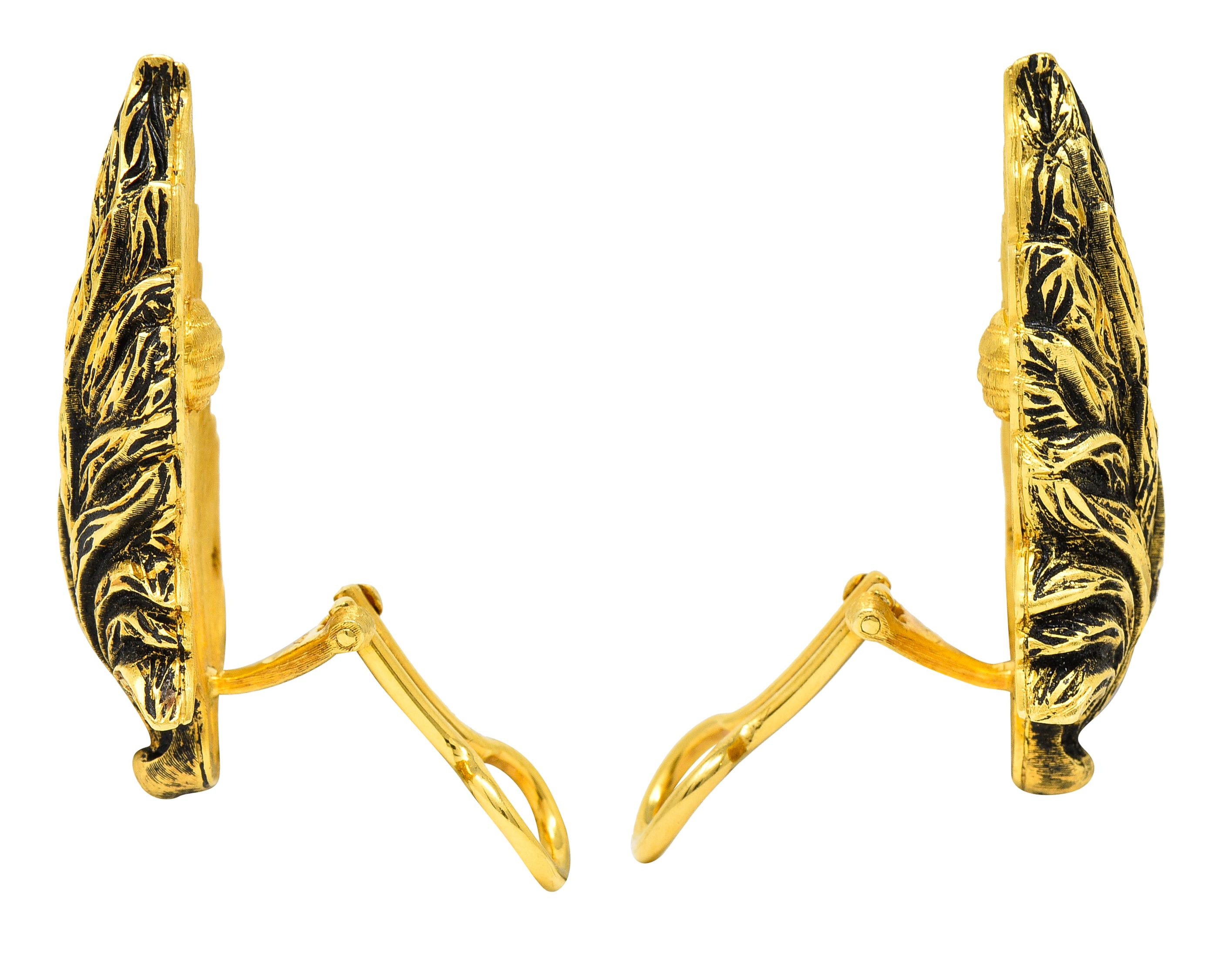 Buccellati Italian 18 Karat Yellow Gold Feather Vintage Ear-Clip Earrings In Excellent Condition In Philadelphia, PA