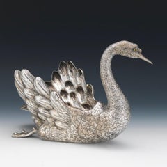 Buccellati Italia, Un grande centrotavola a forma di cigno in argento sterling