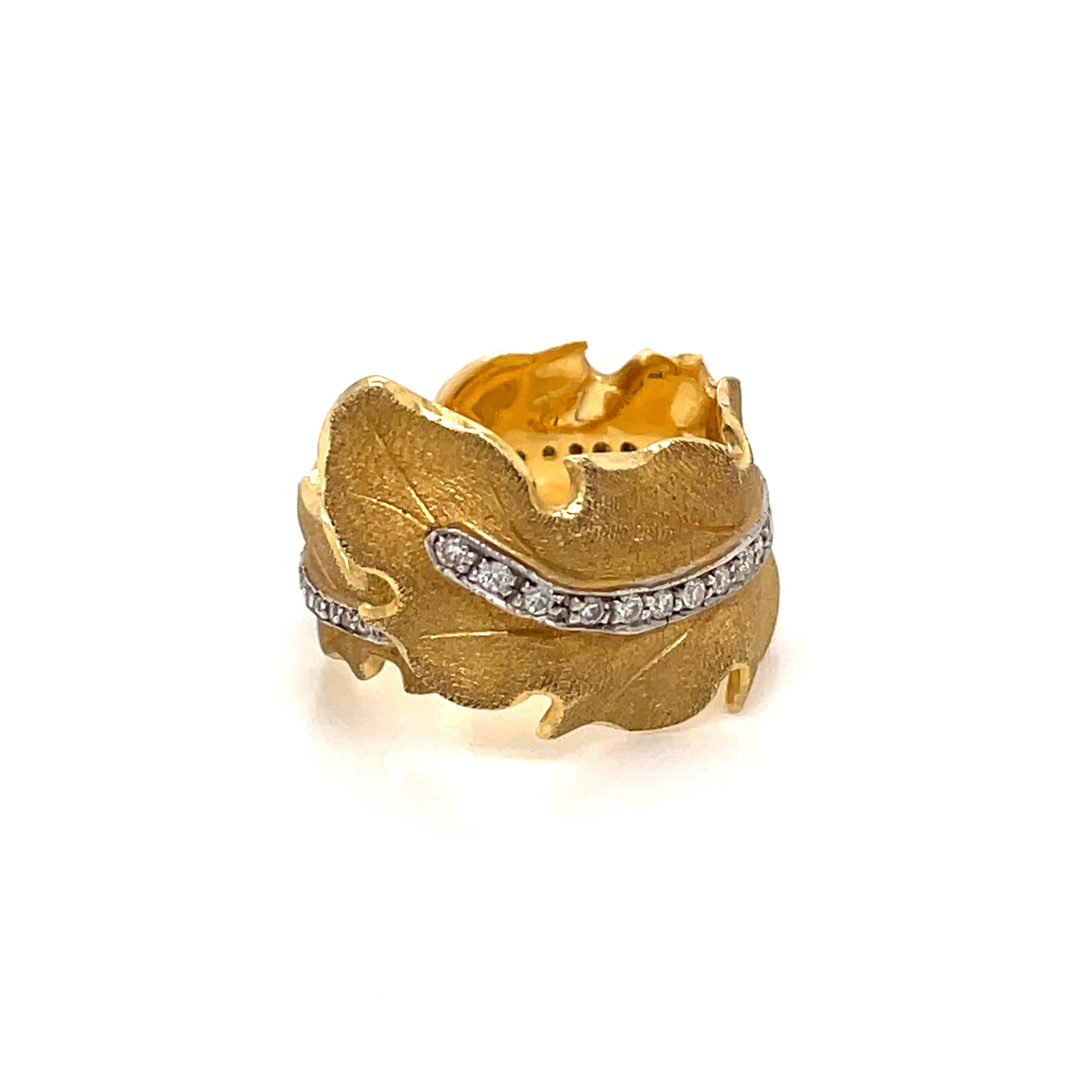 Round Cut Buccellati Leaf Diamond Gold Ring