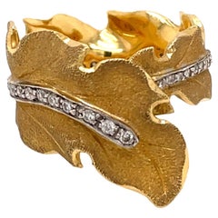 Goldring mit Diamant-Blatt-Diamant von Cccellati
