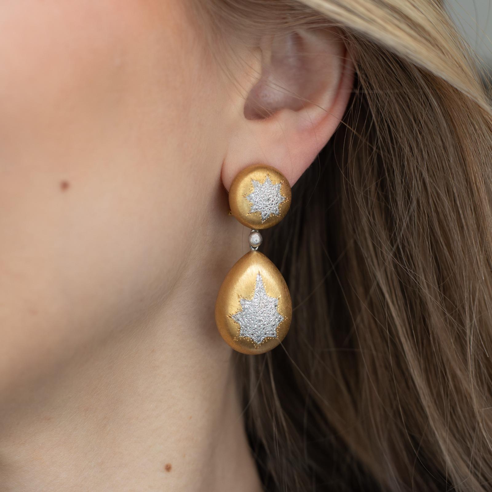 Buccellati 'Macri Classica' 18 Karat Yellow and White Gold Drop Earrings In Good Condition For Sale In London, GB