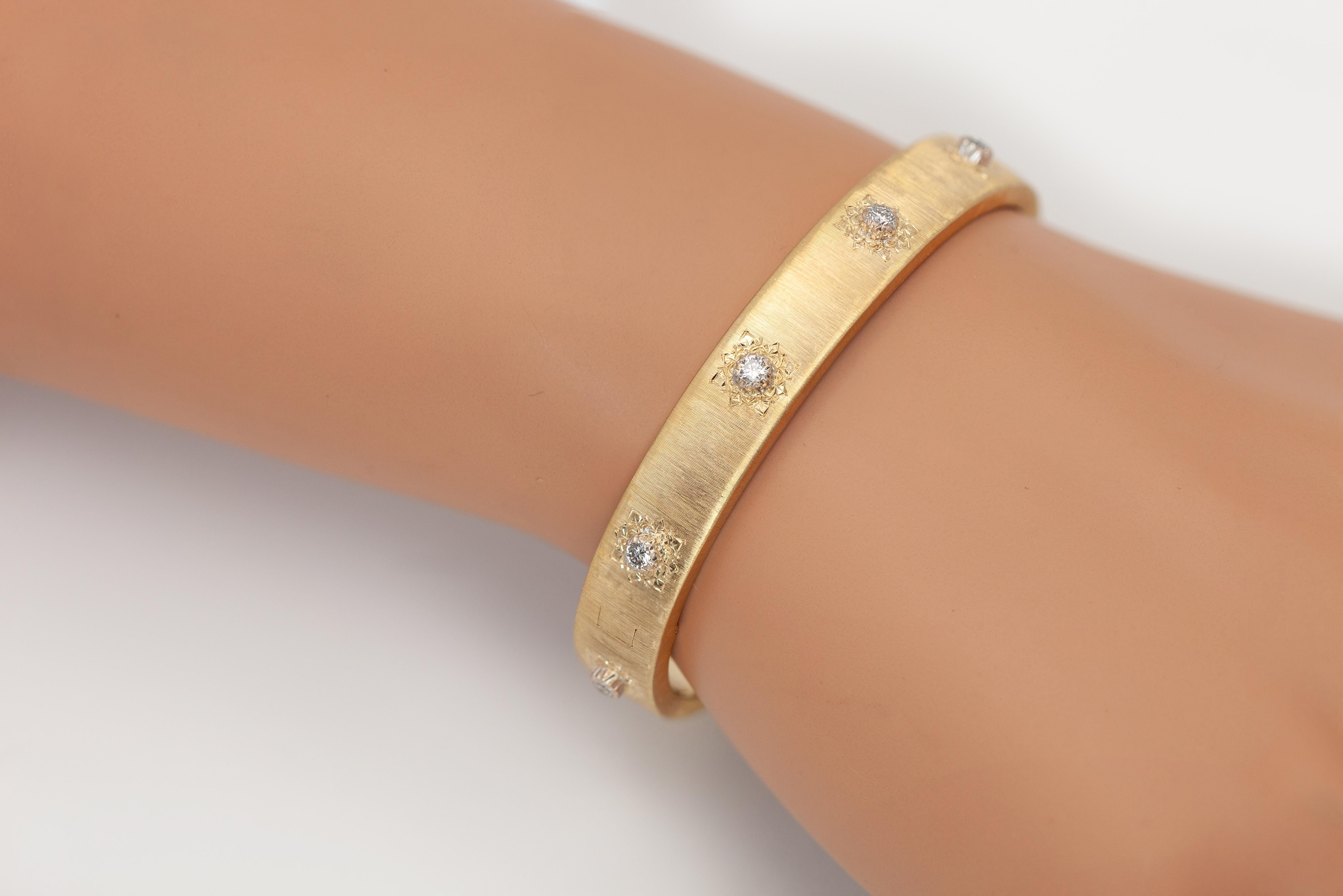 Modern Buccellati Macri Classica Collection 18K YG Diamond Bangle