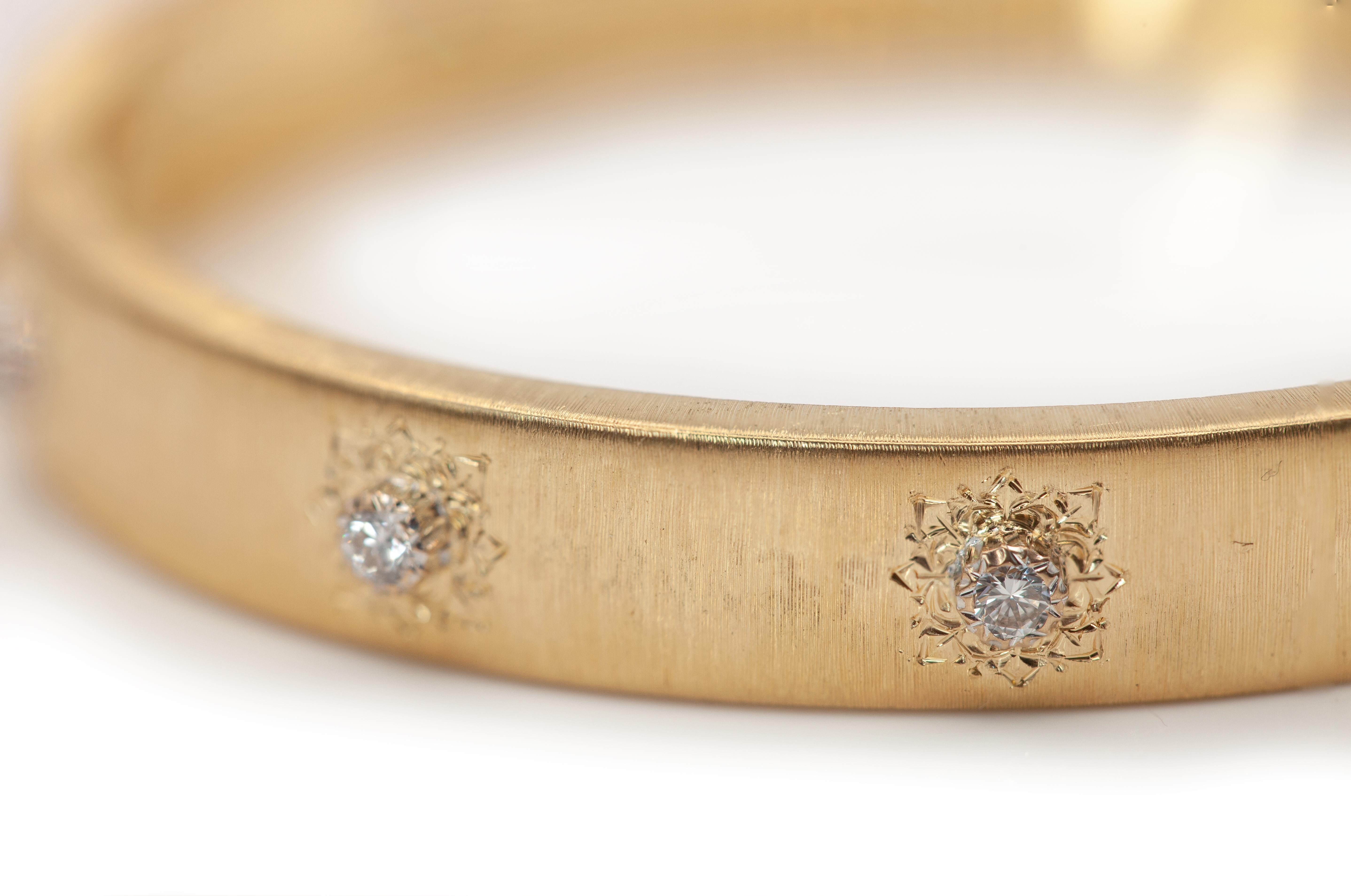 Brilliant Cut Buccellati Macri Classica Collection 18K YG Diamond Bangle