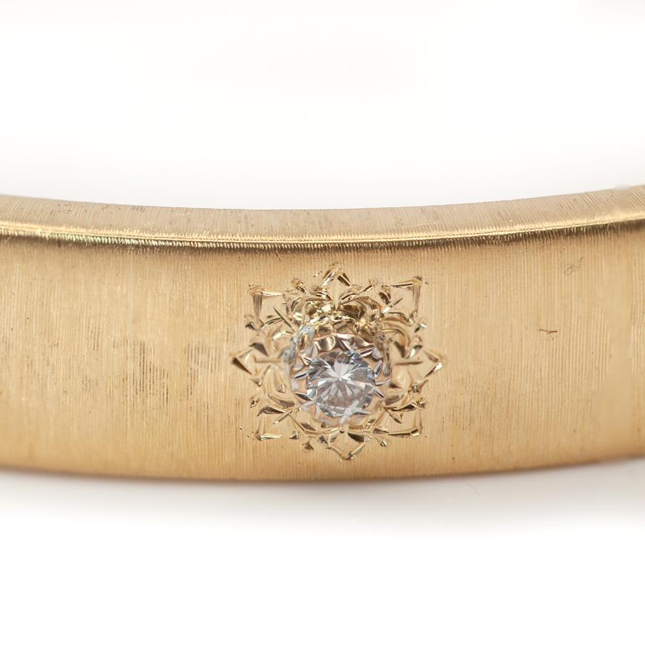 Buccellati Macri Classica Collection 18K YG Diamond Bangle In Excellent Condition In New York, NY