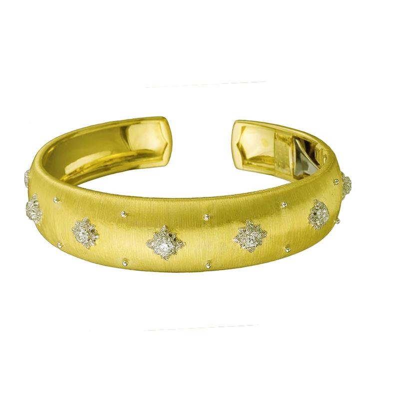 Manchette Macri Classica de Buccellati, avec diamants en or jaune Excellent état - En vente à Bethesda, MD
