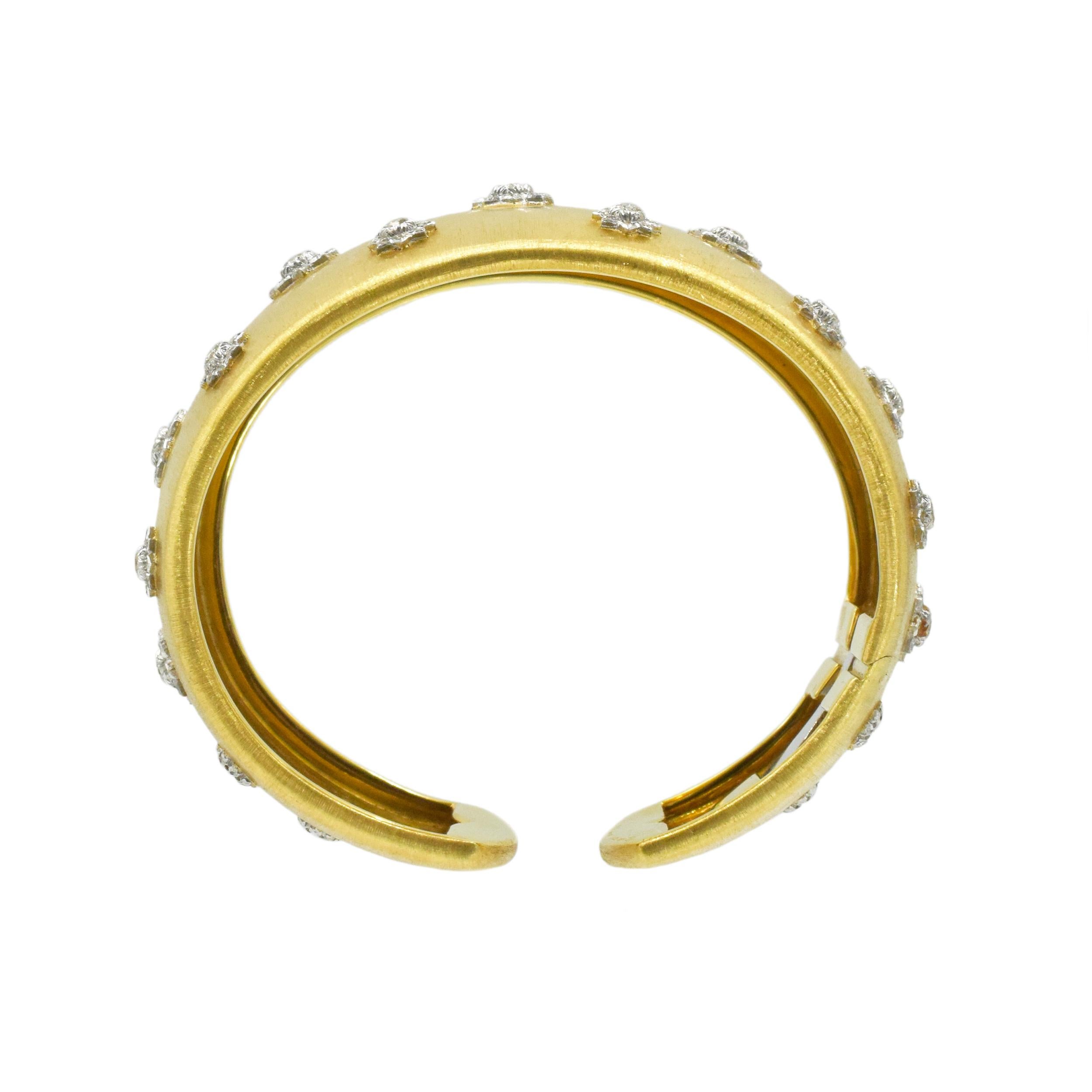 Buccellati 'Macri' Gold Bracelet and Ear Clip Suite In Excellent Condition For Sale In New York, NY