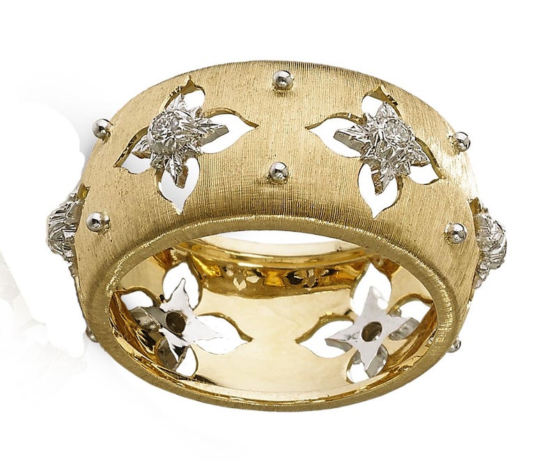 Buccellati macri ring classic 18 karat yellow gold diamonds at