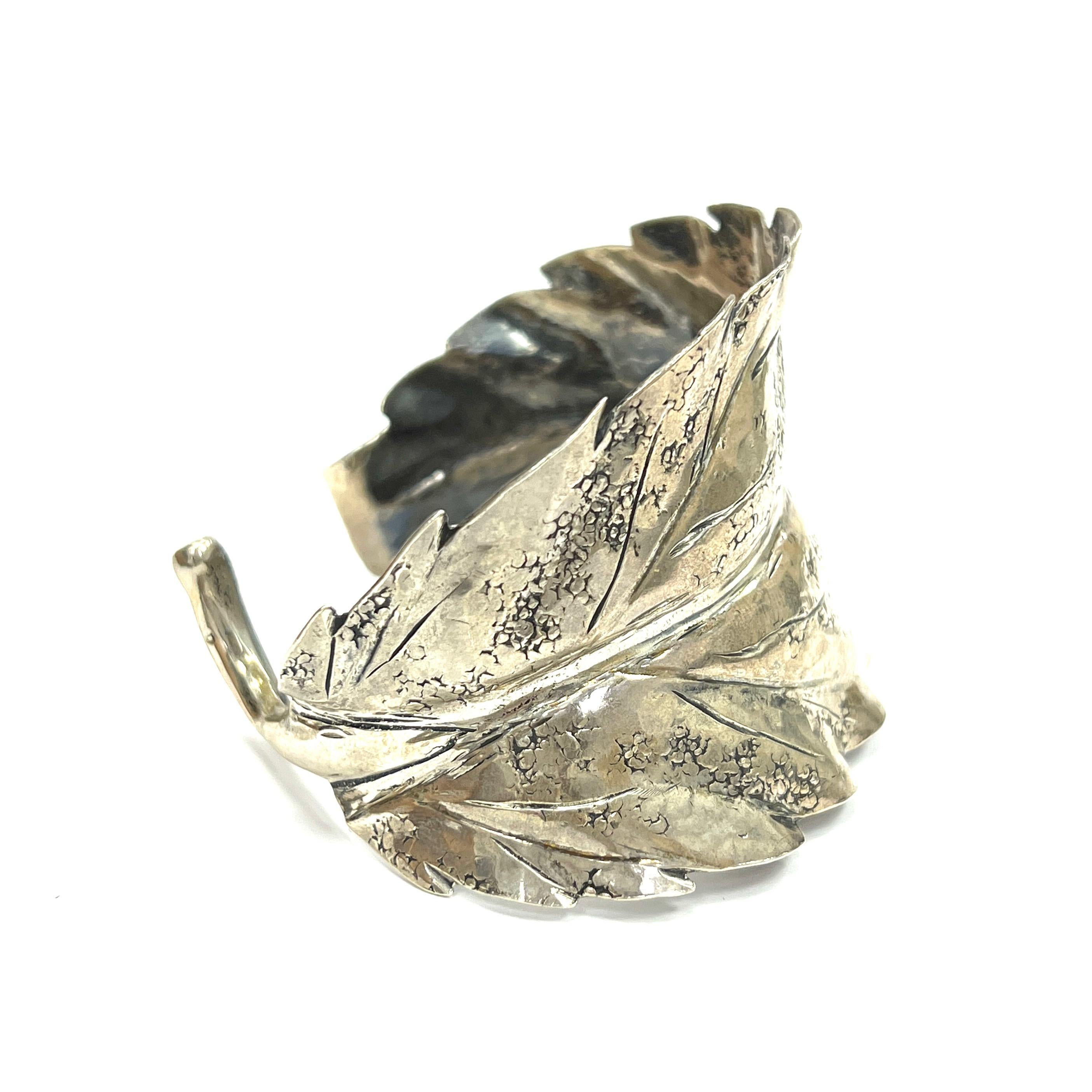 Buccellati Mario Leaf Sterling Silver Leaf Cuff Bracelet In Good Condition For Sale In New York, NY