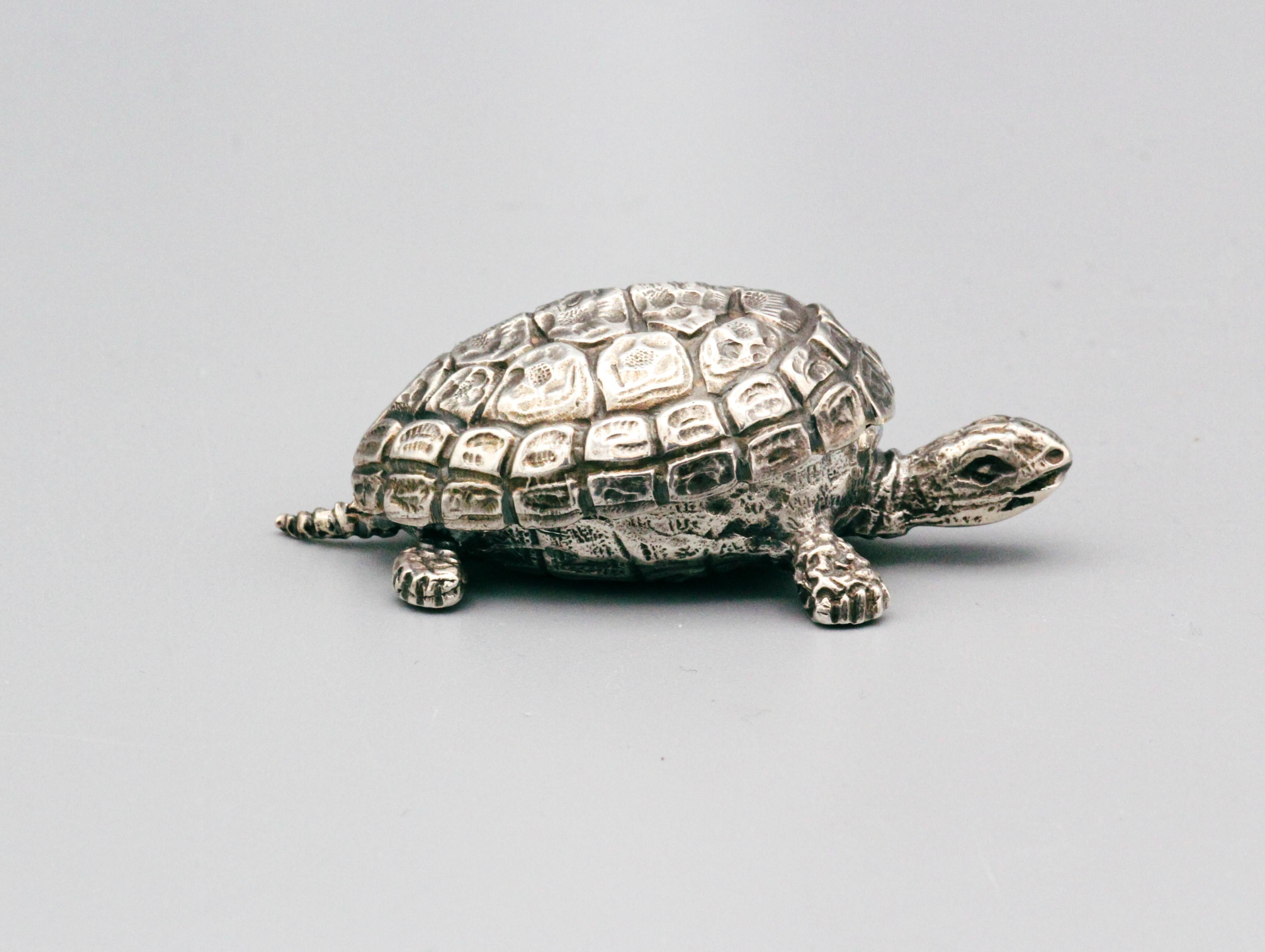 Buccellati Midcentury Sterling Silver Turtle Pill Box In Good Condition In New York, NY
