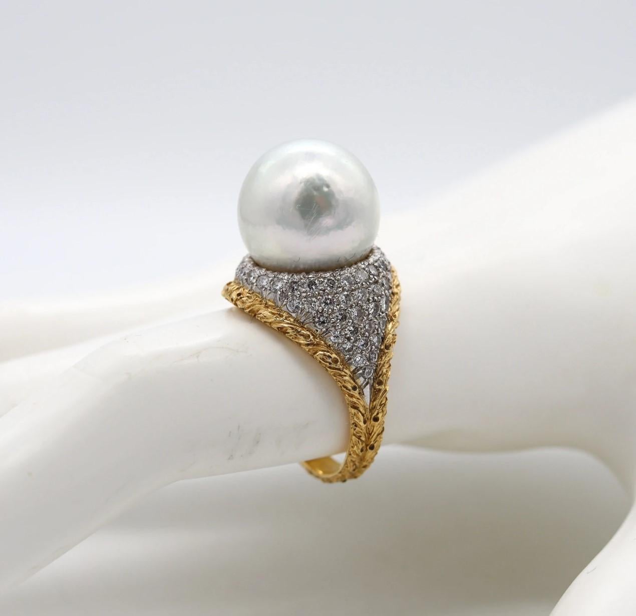 Buccellati Milan Cocktail Ring in 18Kt Gold 1.20 Ctw Diamonds & Pearl In Excellent Condition For Sale In Miami, FL