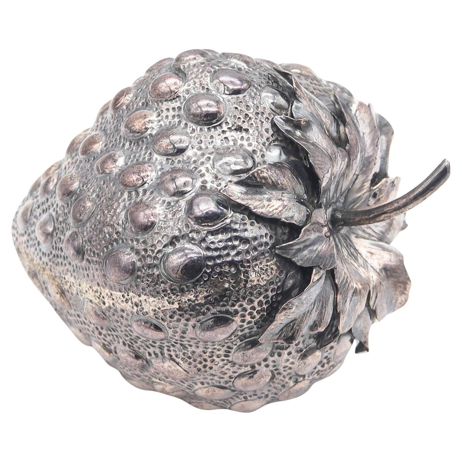 BUCCELLATI Milano 1970 Briquet de bureau en forme de fraise en argent massif .925 en vente
