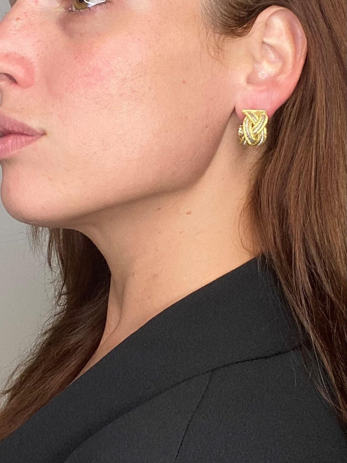 Large pair of hoops earrings designed by Gianmaria Buccellati.

A classic round pair, crafted with impeccable details in solid 18 karats of textured yellow and white gold. All the surface is finished with the characteristic and iconic Buccellati's