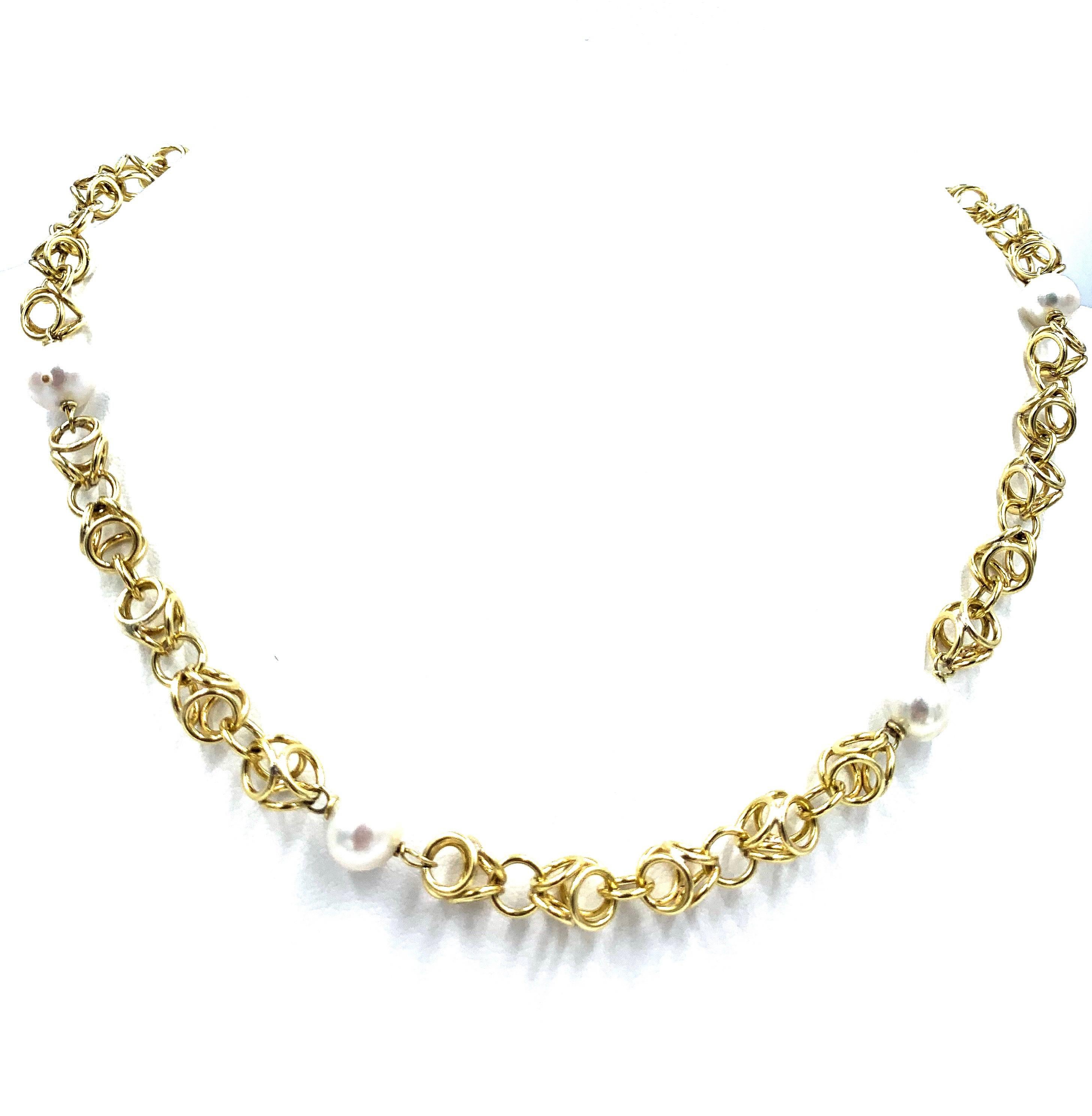 Women's Buccellati Open Circle Ball Link and Pearl Necklace Solid 18 Karat Yellow Gold For Sale