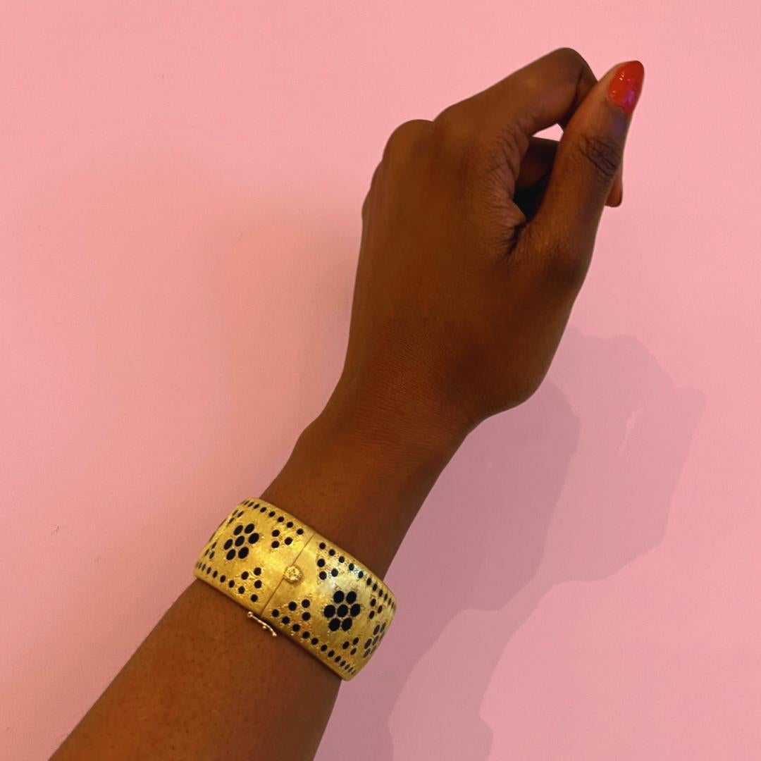 Buccellati Plique-à-Jour Enamel and 18K Gold Bangle In Excellent Condition In New York, NY