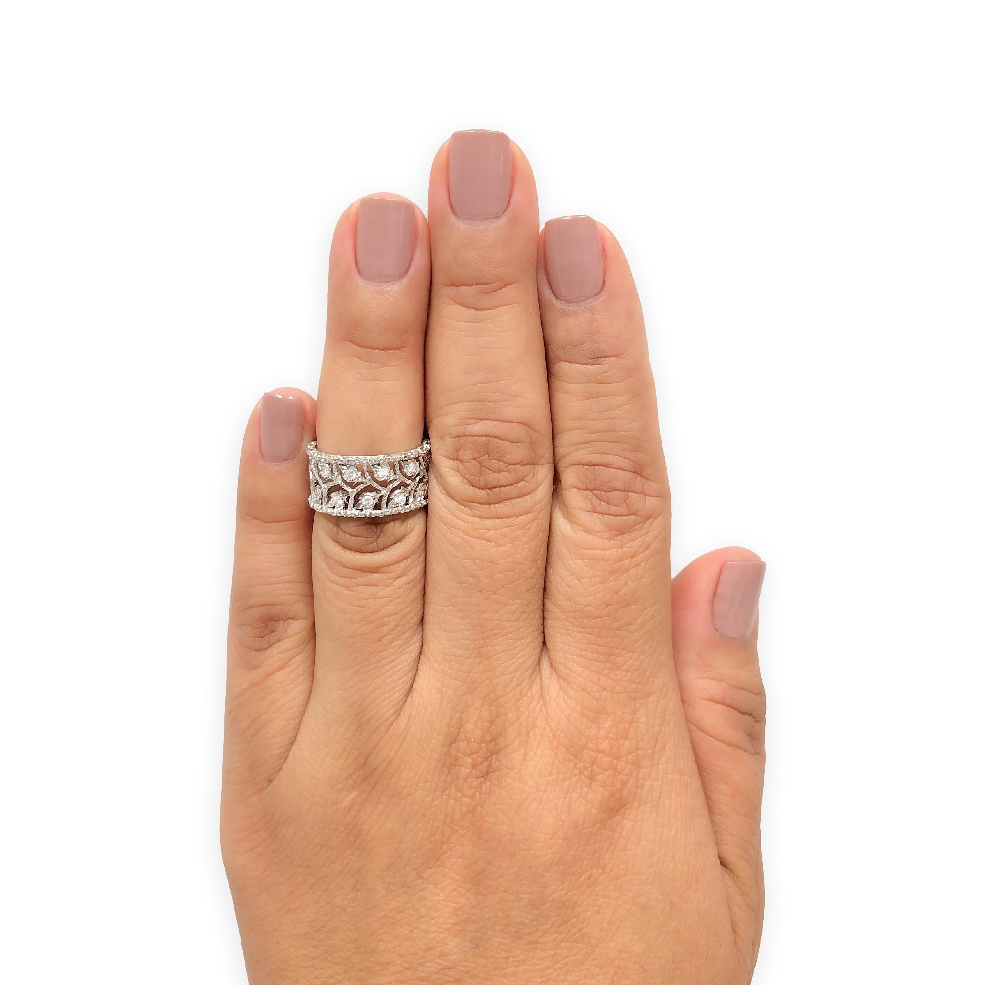 Buccellati Ramage Eternelle in oro bianco 18 carati Anello con fascia smerlata di diamanti misura 5,5 in vendita 2