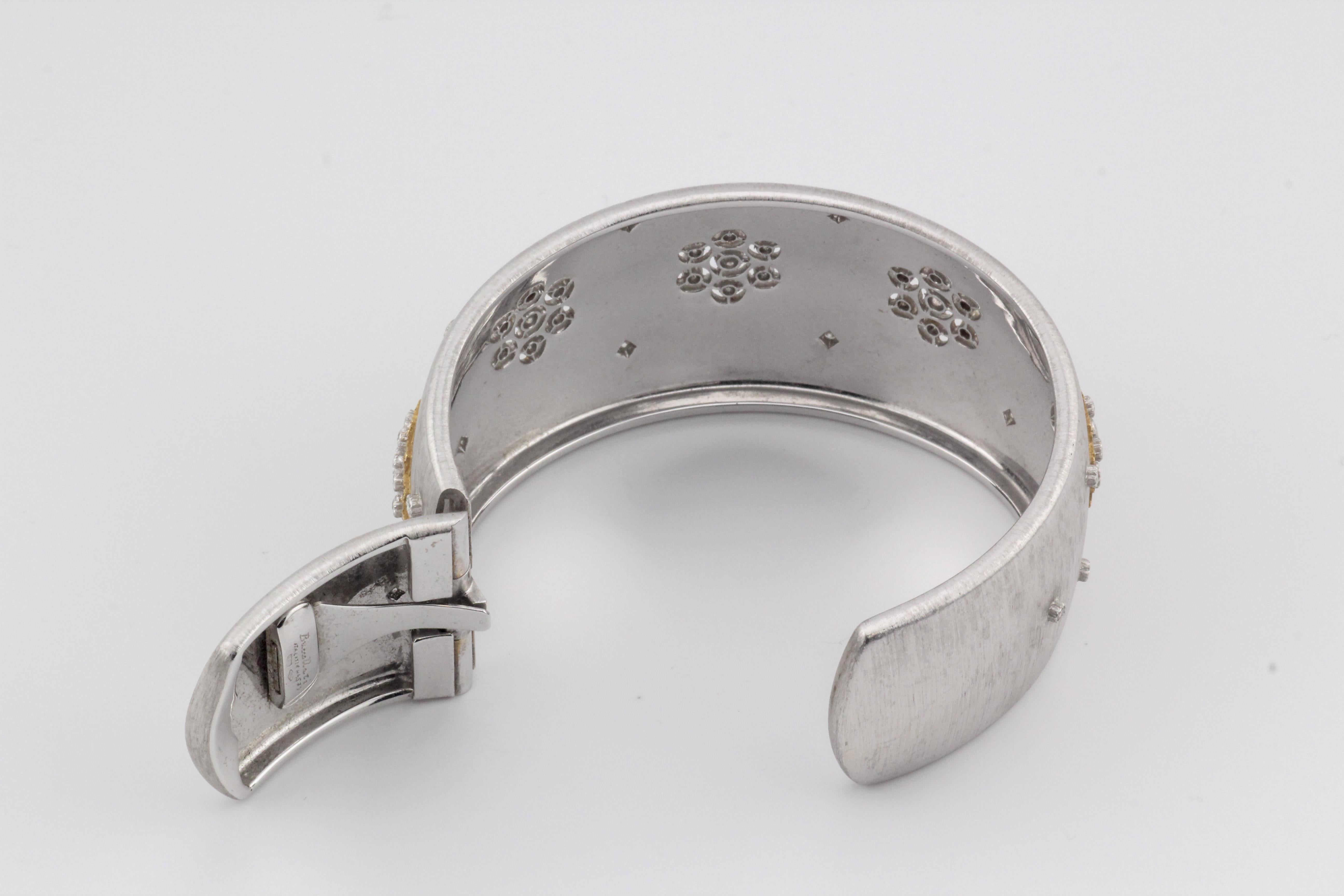 Buccellati Rigato breites Manschettenarmband aus 18 Karat Weiß- und Gelbgold mit Diamanten (Zeitgenössisch)