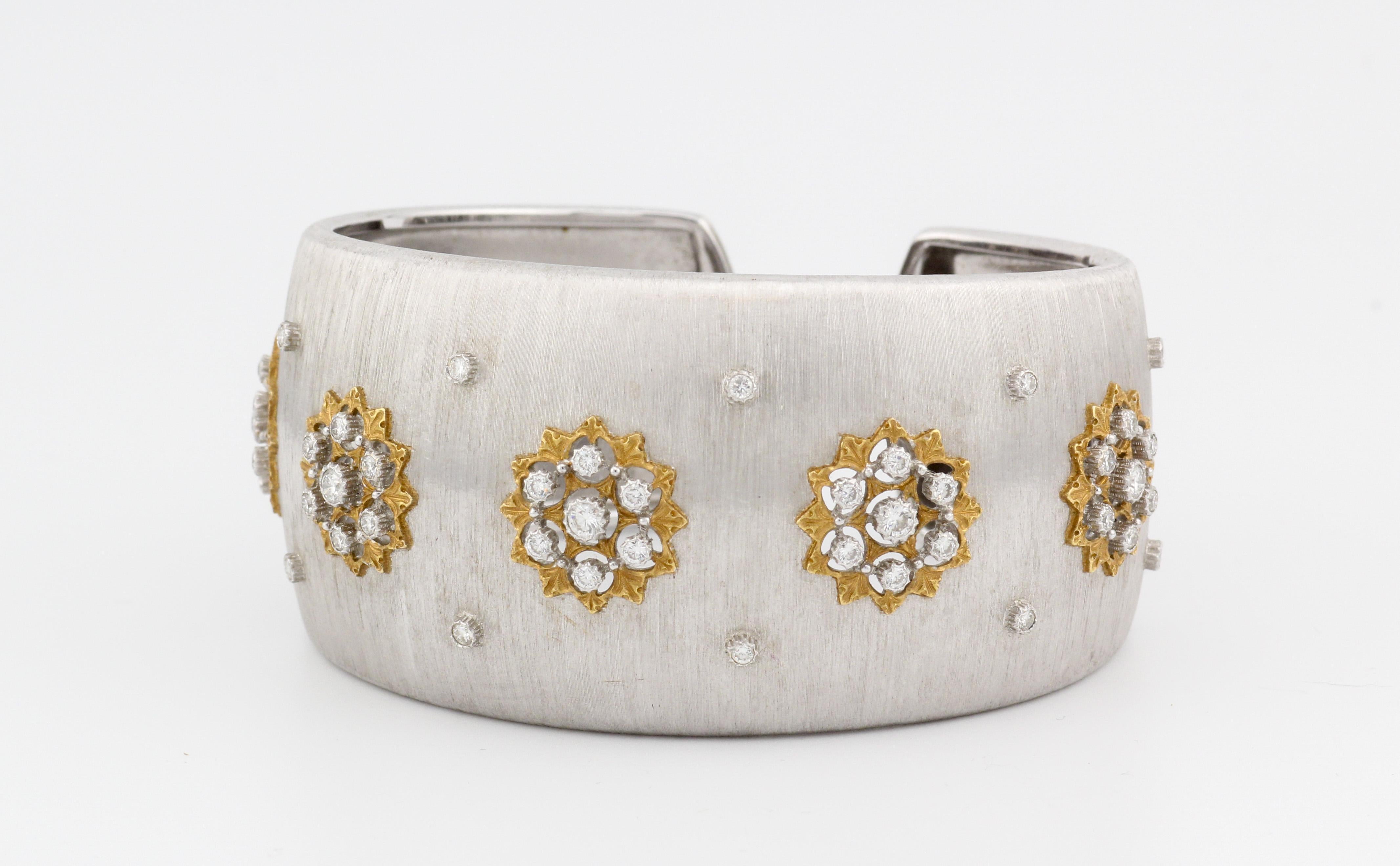 Buccellati Rigato breites Manschettenarmband aus 18 Karat Weiß- und Gelbgold mit Diamanten 2