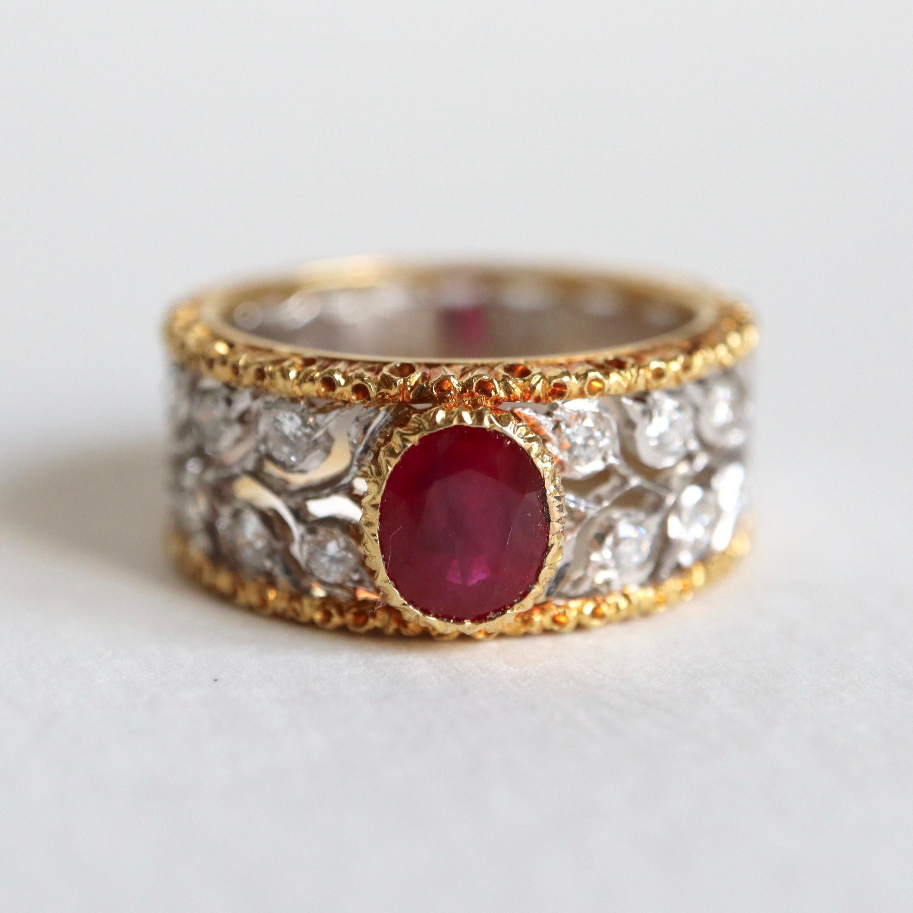 BUCCELLATI Ring in 18 carat yellow Gold, 18 carat white Gold, central 1.21 Carat Ruby, Diamonds.
Guilloche Band underlined with yellow Gold beaded Headband adorned with an oval Ruby ​​Set, weighing 1.21 ct approx. the finely pierced in Branches Ring
