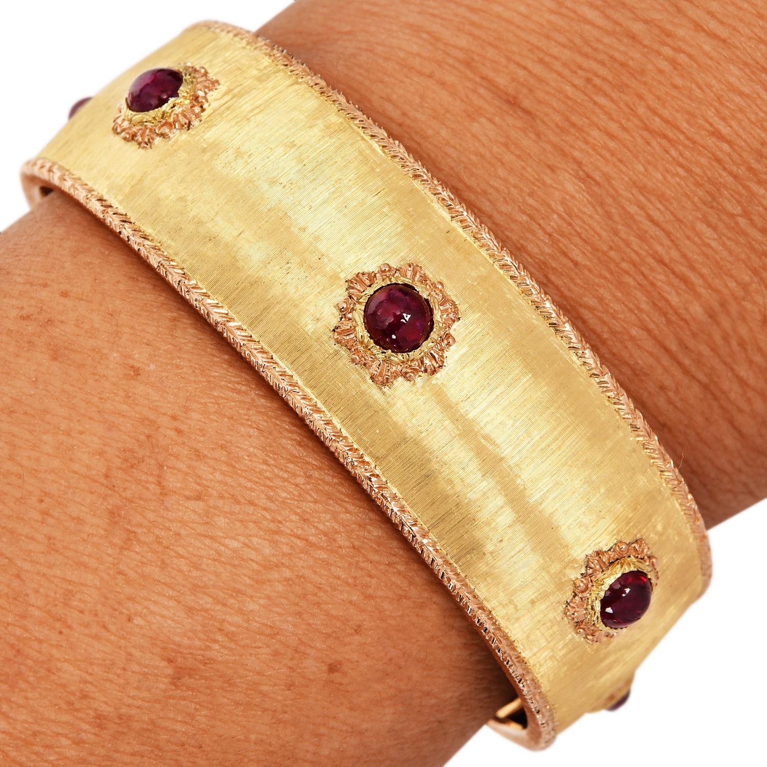 Buccellati Rubin 18K Gelbgold Offene Manschette breiter Armreif Armband im Angebot 1
