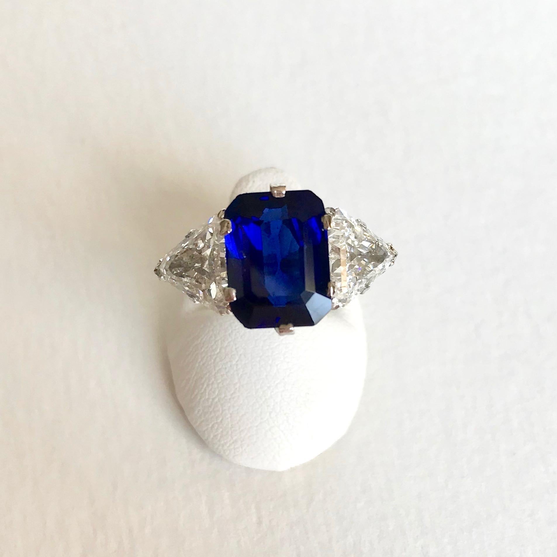 Buccellati Sapphire 5.57 Carats Burmese and Triangle Diamonds Ring For Sale 7