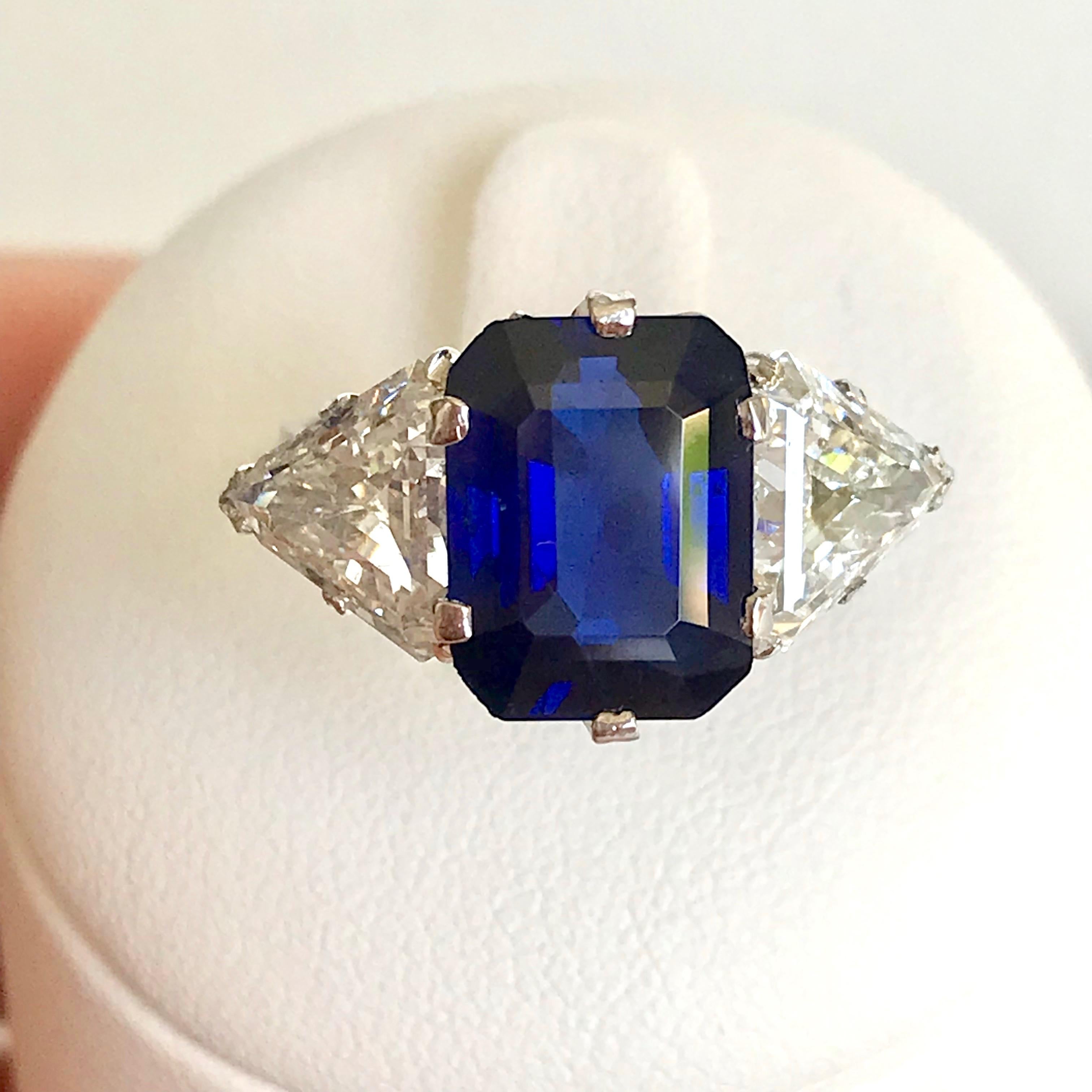 Buccellati Sapphire 5.57 Carats Burmese and Triangle Diamonds Ring For Sale 2