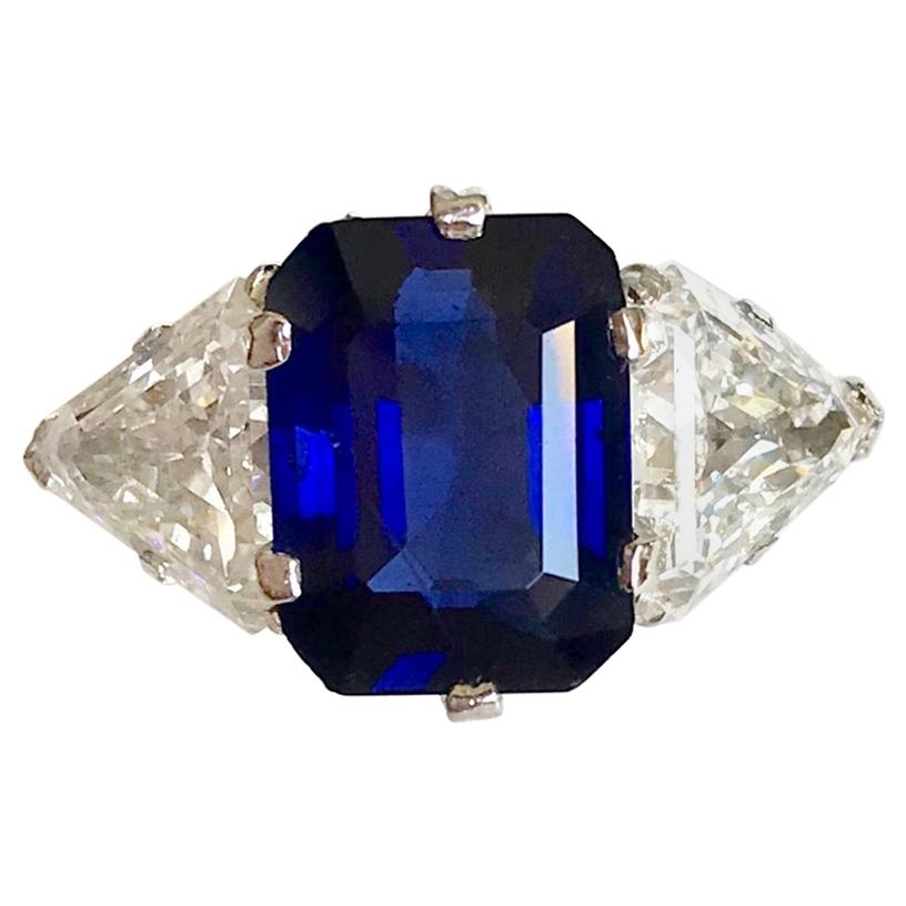 Buccellati Sapphire 5.57 Carats Burmese and Triangle Diamonds Ring For Sale