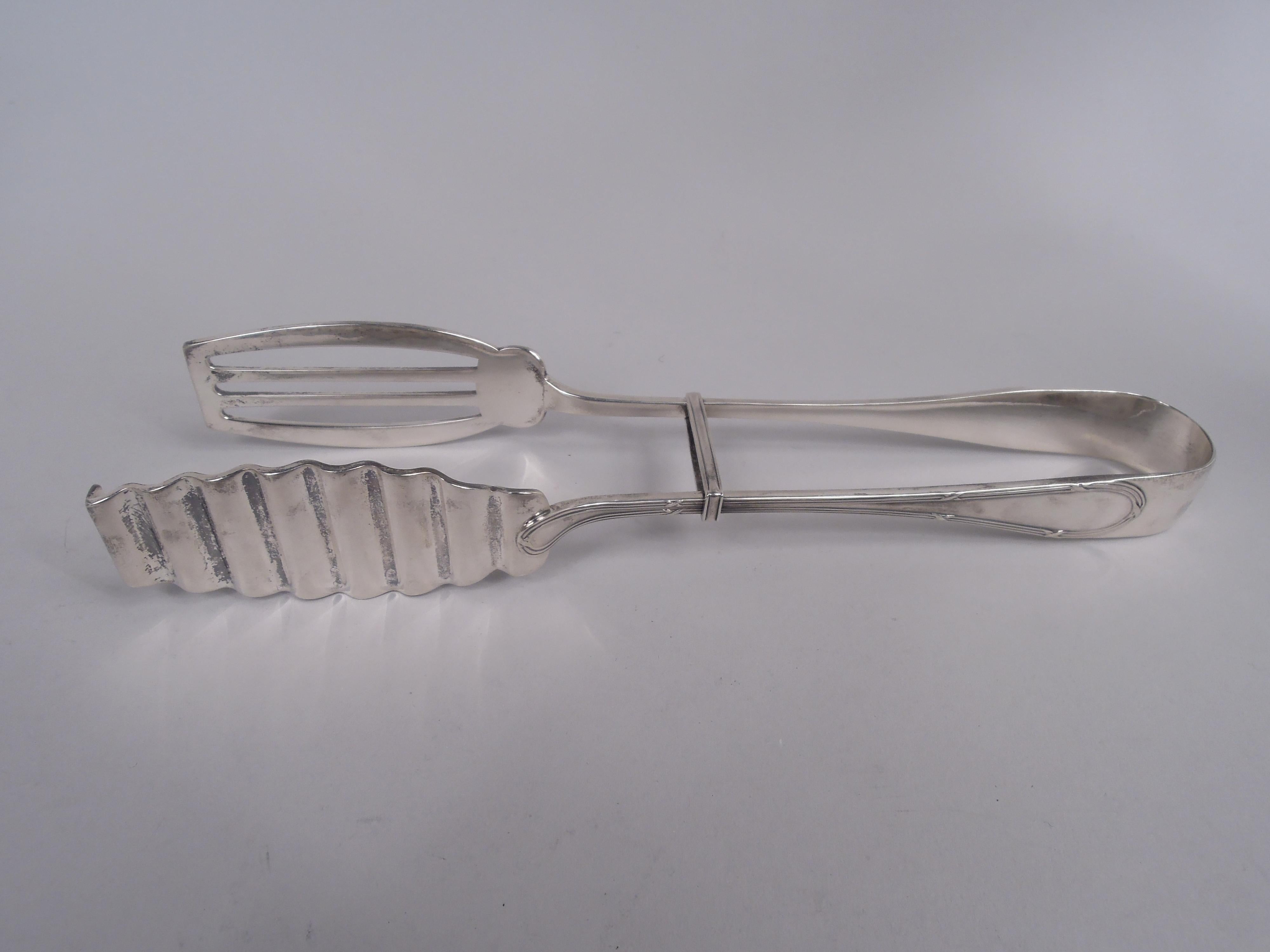 Buccellati Sterling Silver Asparagus Tongs in Classical Parma Pattern In Good Condition For Sale In New York, NY