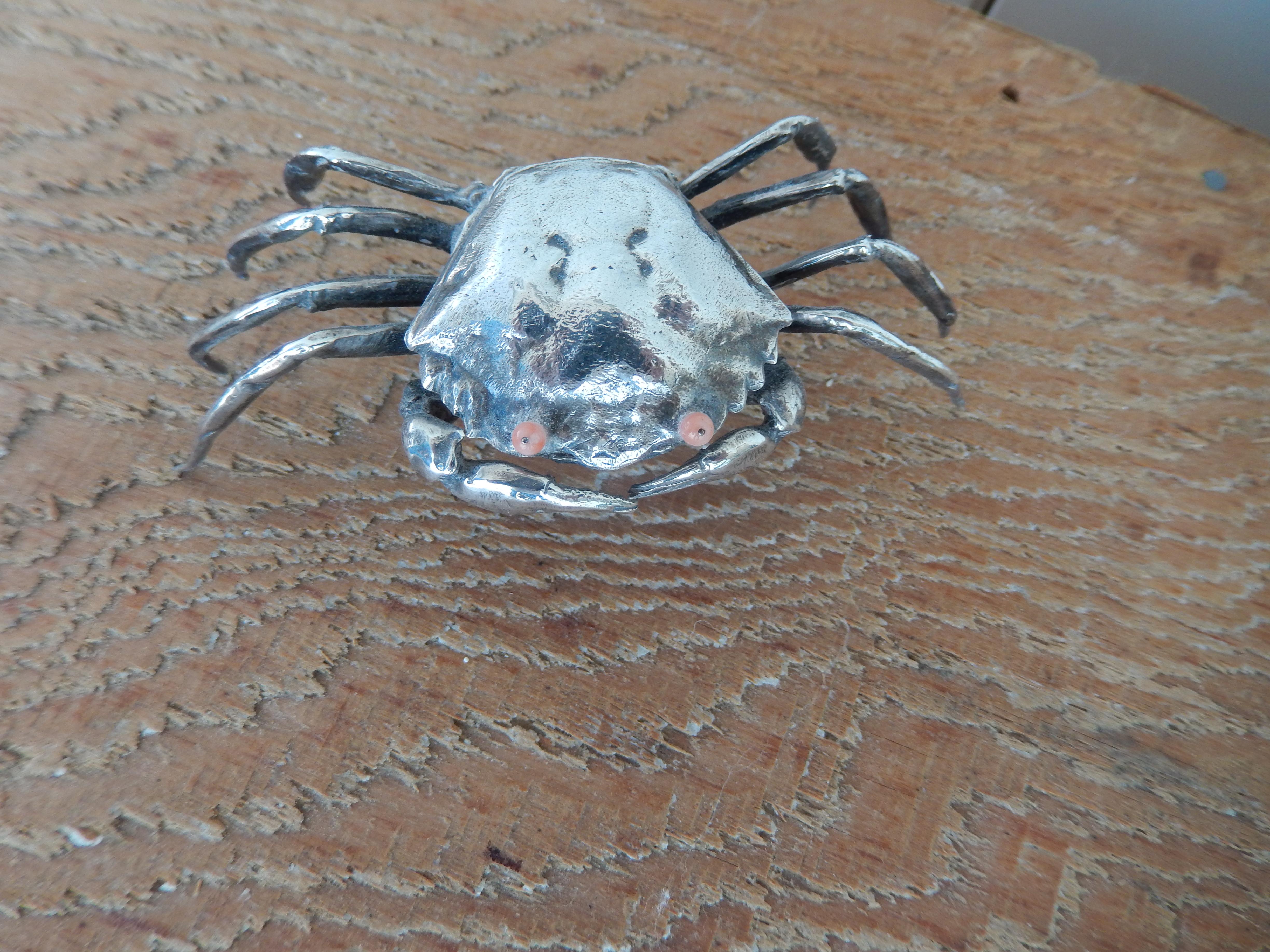 Buccellati Sterling Silver Crab Pill Box with Pink Coral Eyes In Good Condition In Winnetka, IL