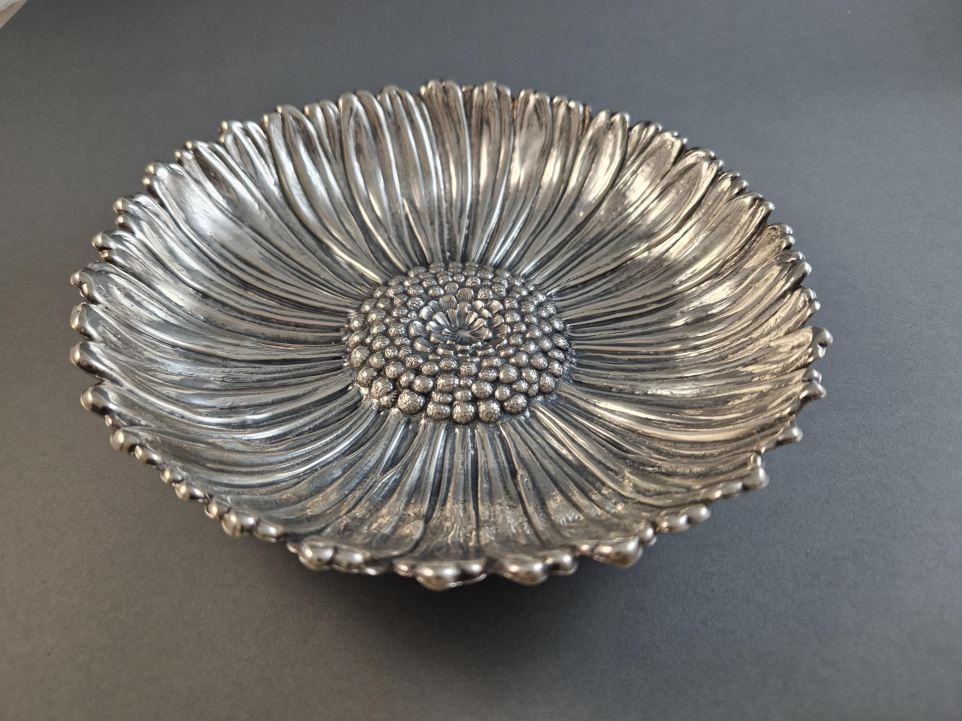 Buccellati - Sterling Silver Daisy Bowl In Excellent Condition For Sale In Saint-Ouen, FR