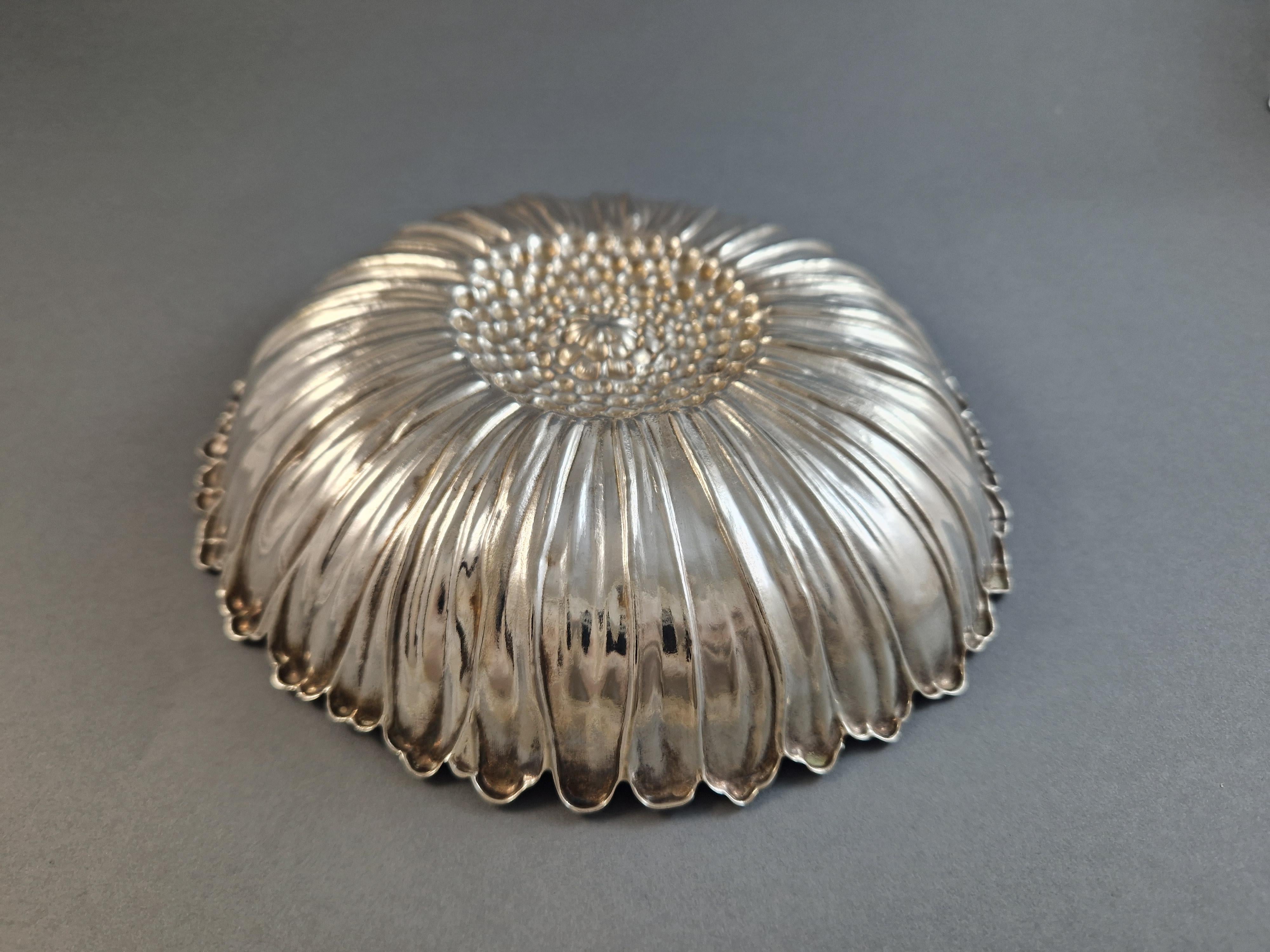 Late 20th Century Buccellati - Sterling Silver Daisy Bowl For Sale