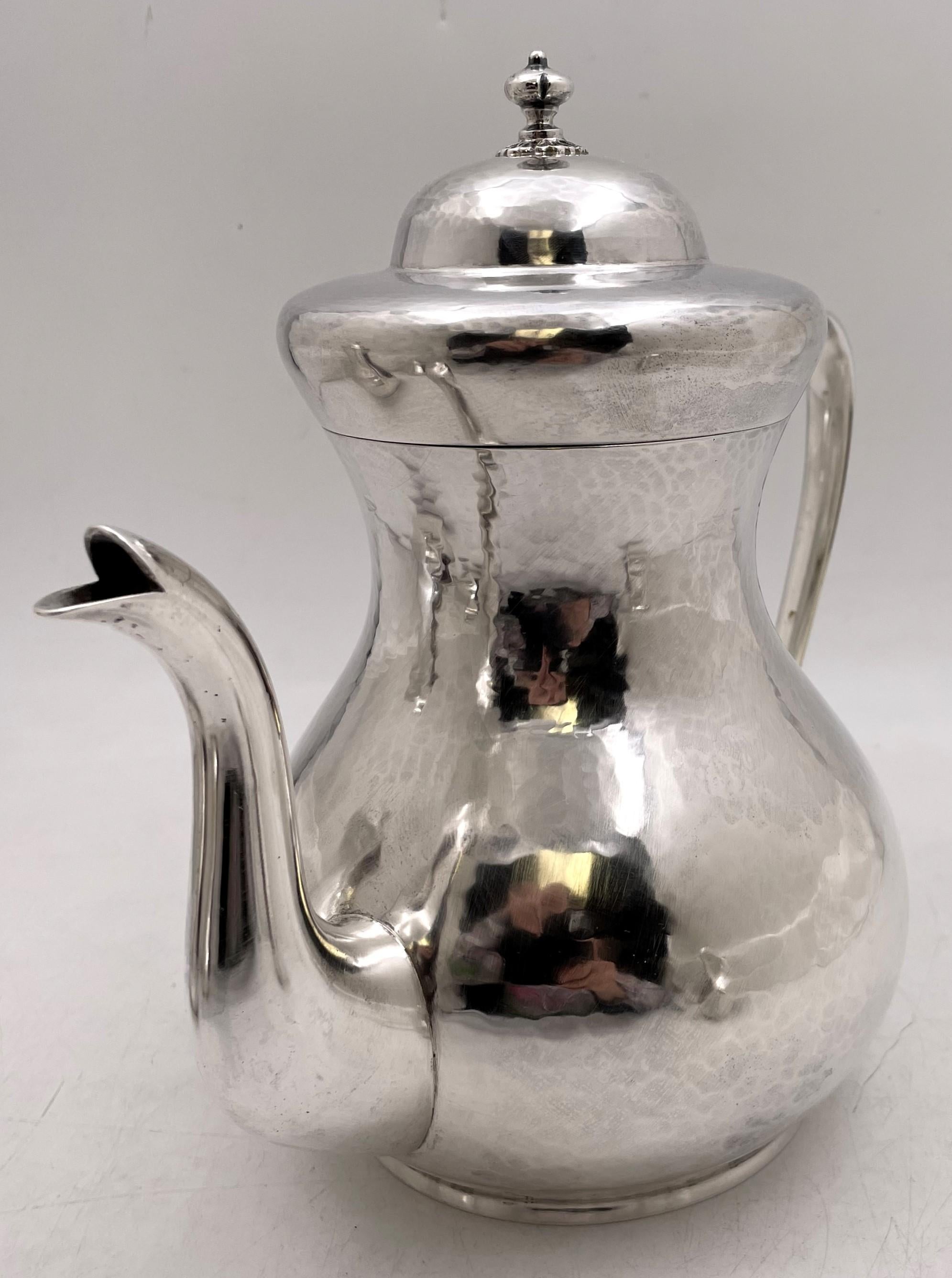 Buccellati, 4-teiliges Tee- und Kaffee-Set aus handgehämmertem Sterlingsilber mit Teekanne (Italienisch) im Angebot