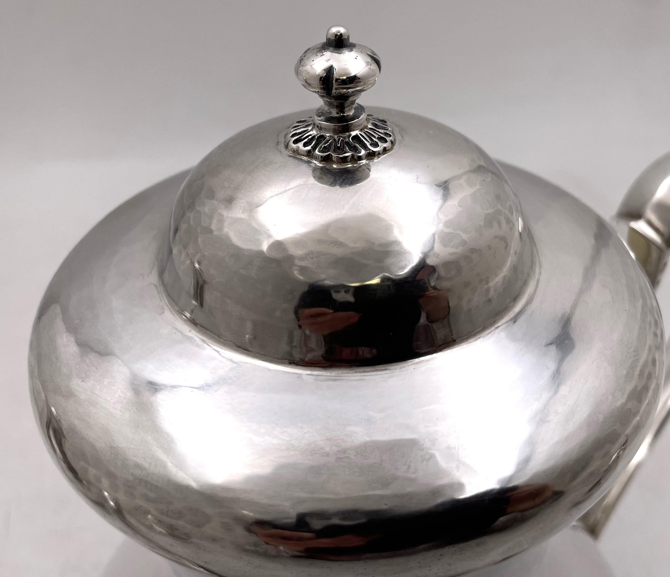 Buccellati, 4-teiliges Tee- und Kaffee-Set aus handgehämmertem Sterlingsilber mit Teekanne im Zustand „Gut“ im Angebot in New York, NY