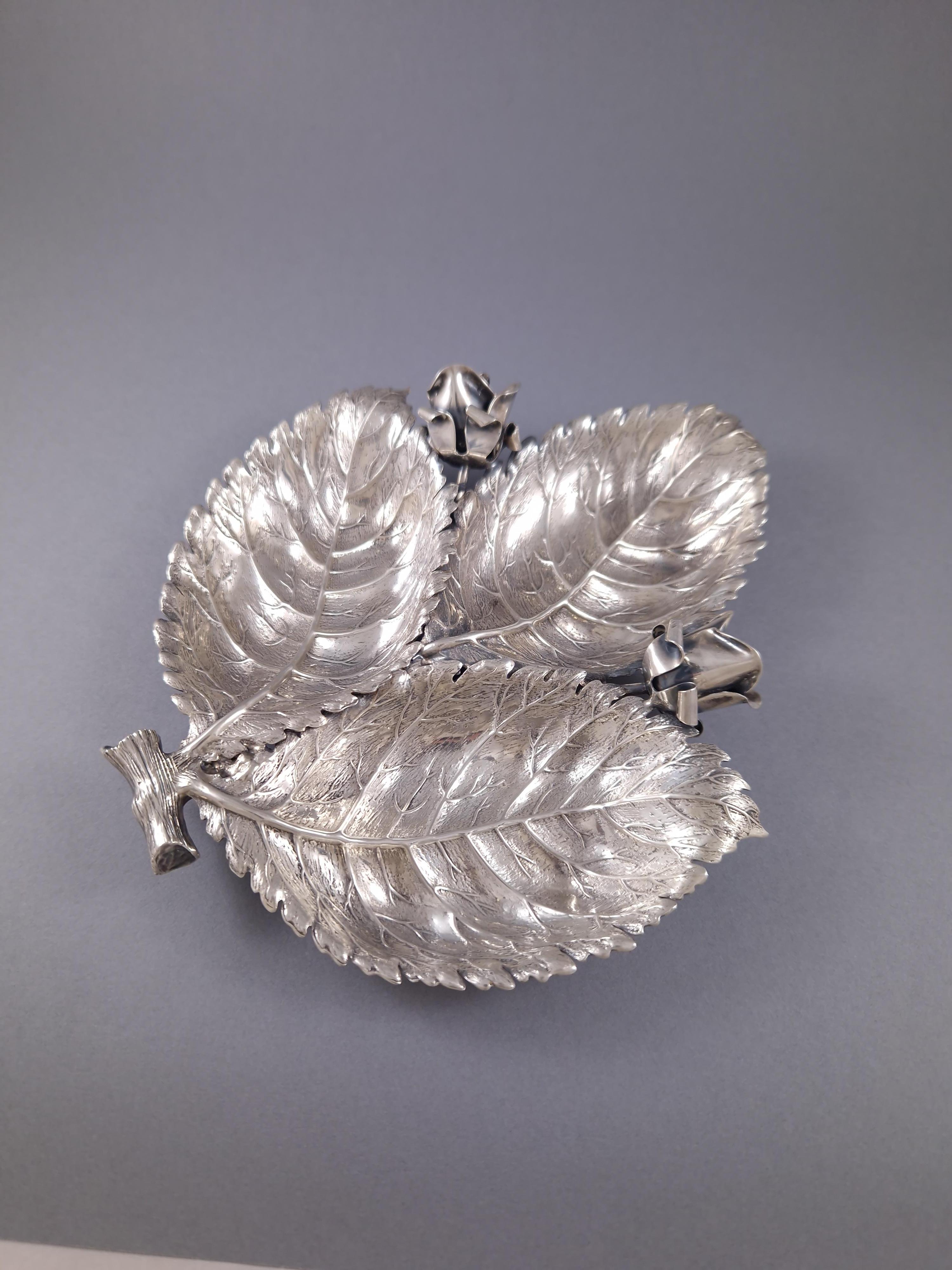 Buccellati - Sterling Silver Leaf Bowl In Excellent Condition For Sale In Saint-Ouen, FR