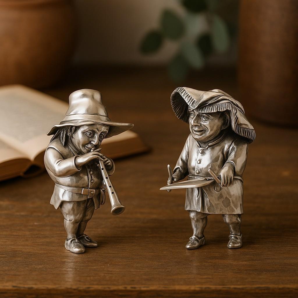 Buccellati Sterling Vintage Figura de flautista con sombrero de copa Artes y manualidades en venta