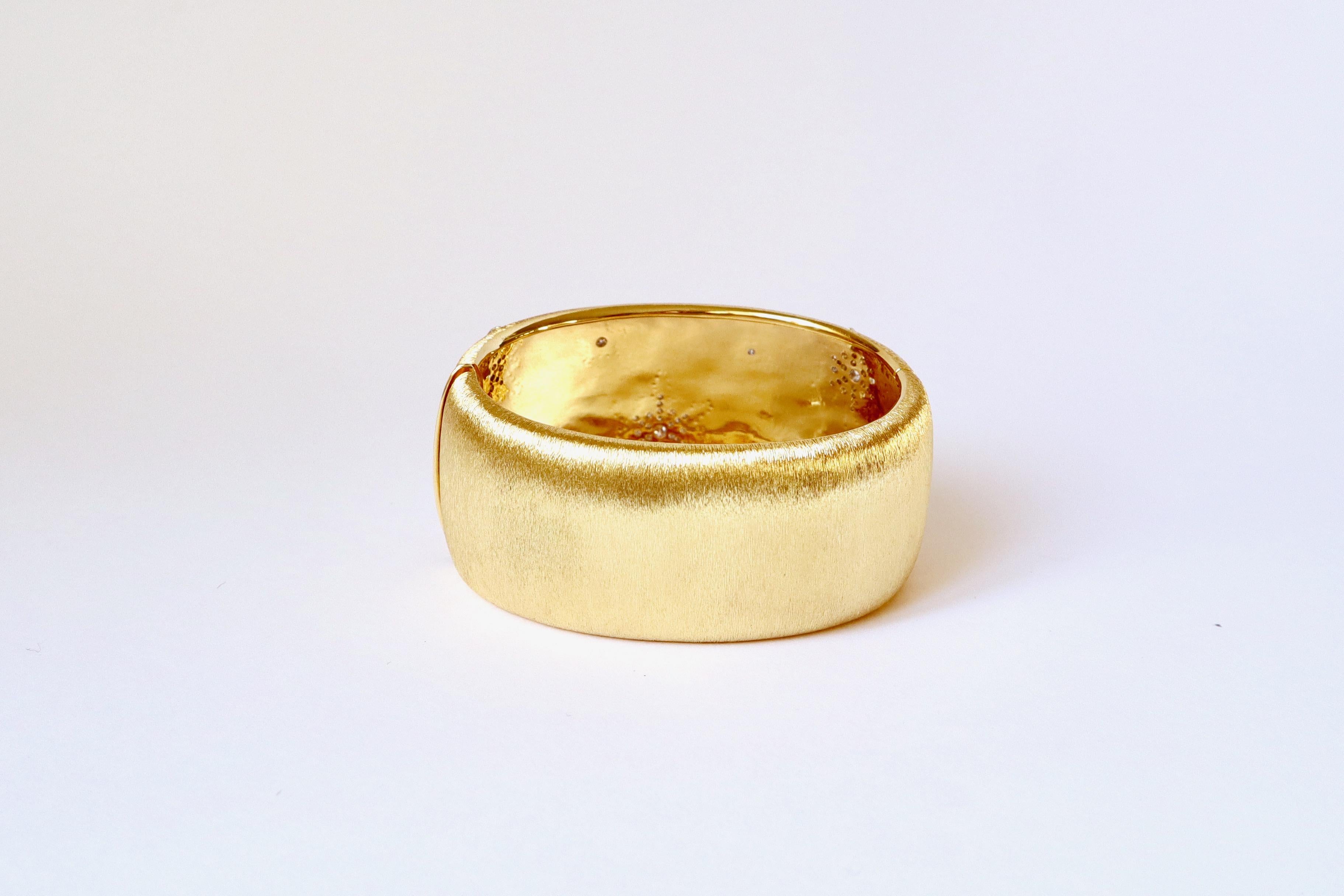 Bracelet de style Buccellati en or jaune et or blanc avec étoiles  Unisexe en vente