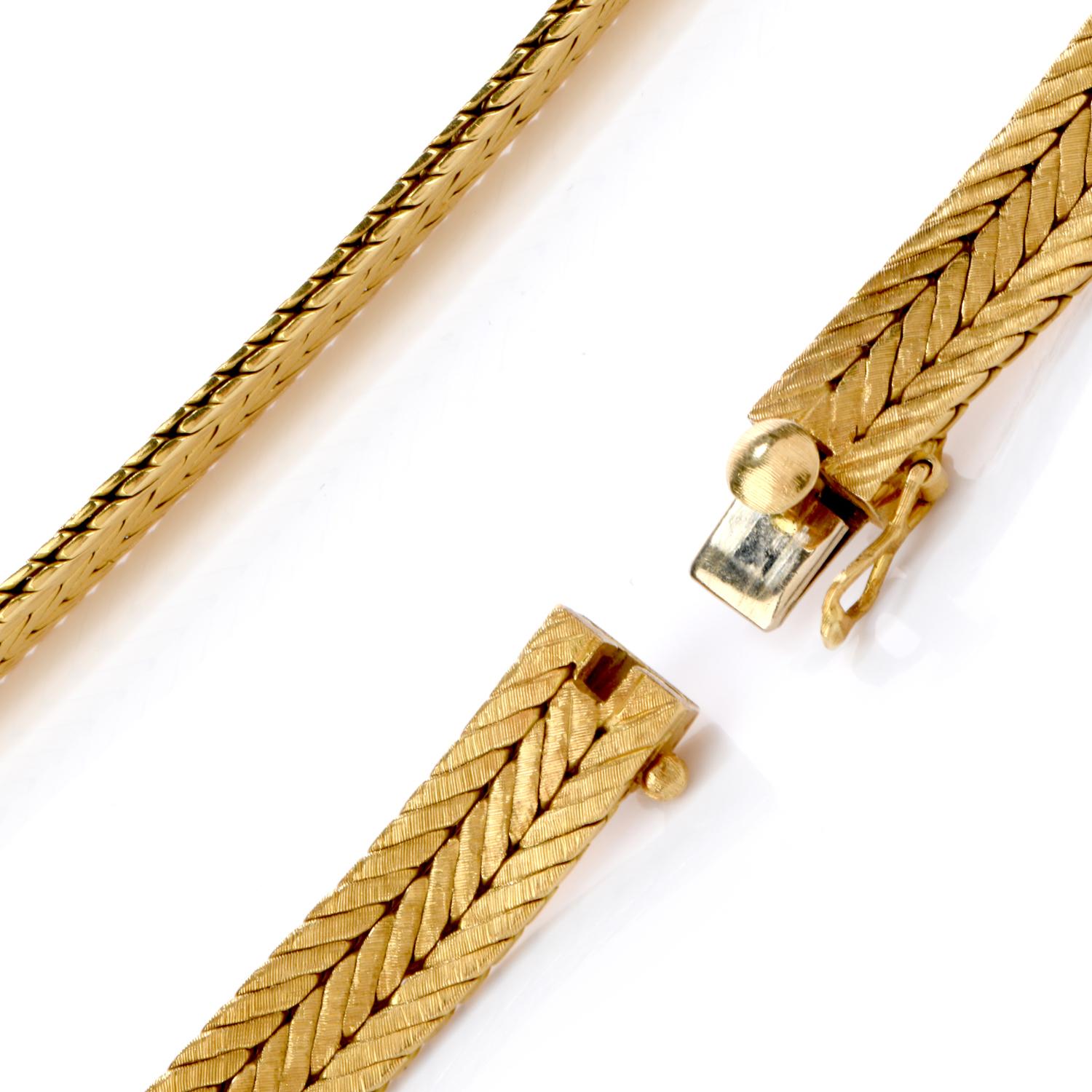18 carat gold choker necklace