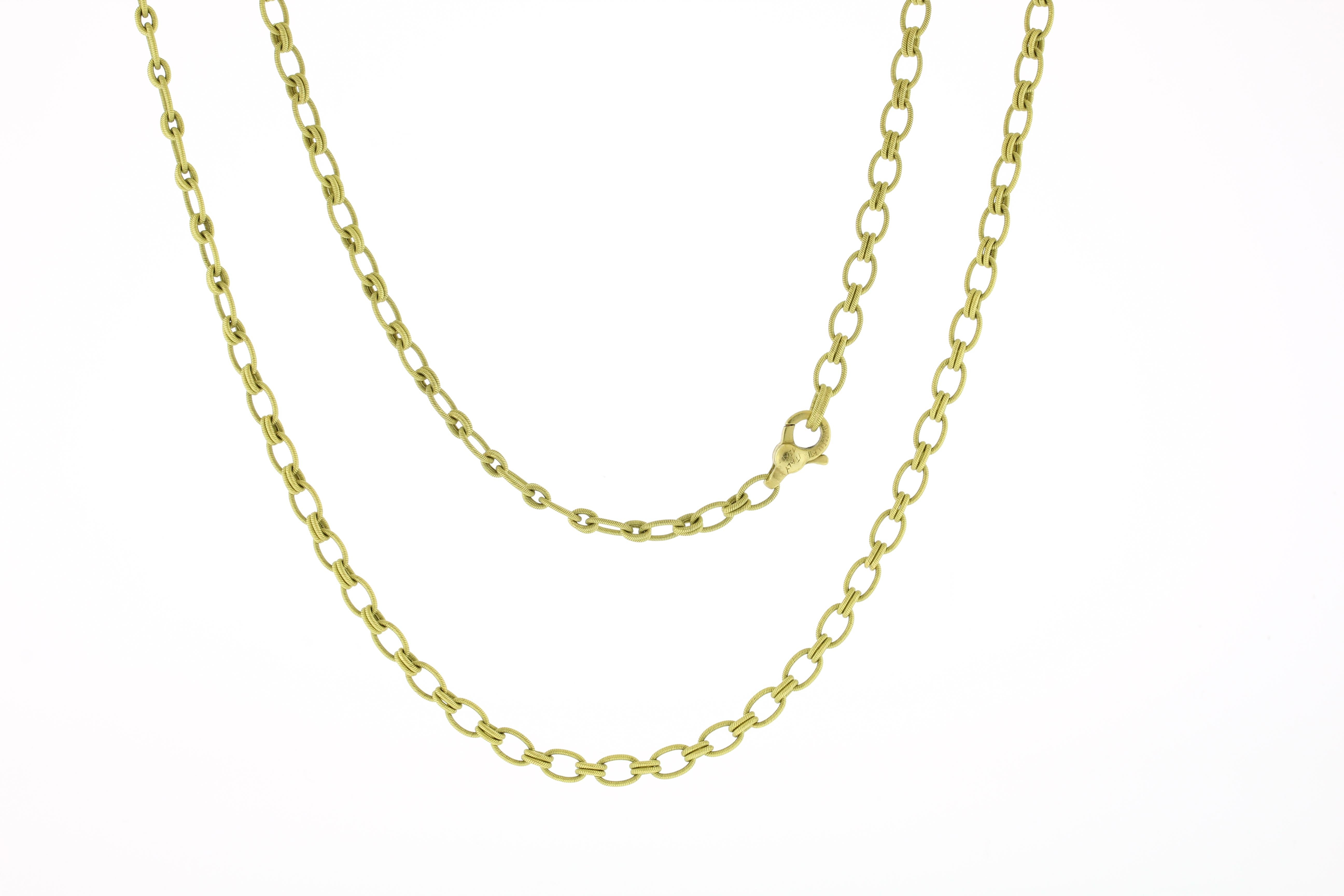 Women's or Men's Buccellati Textured Oval Link Chain Necklace For Sale