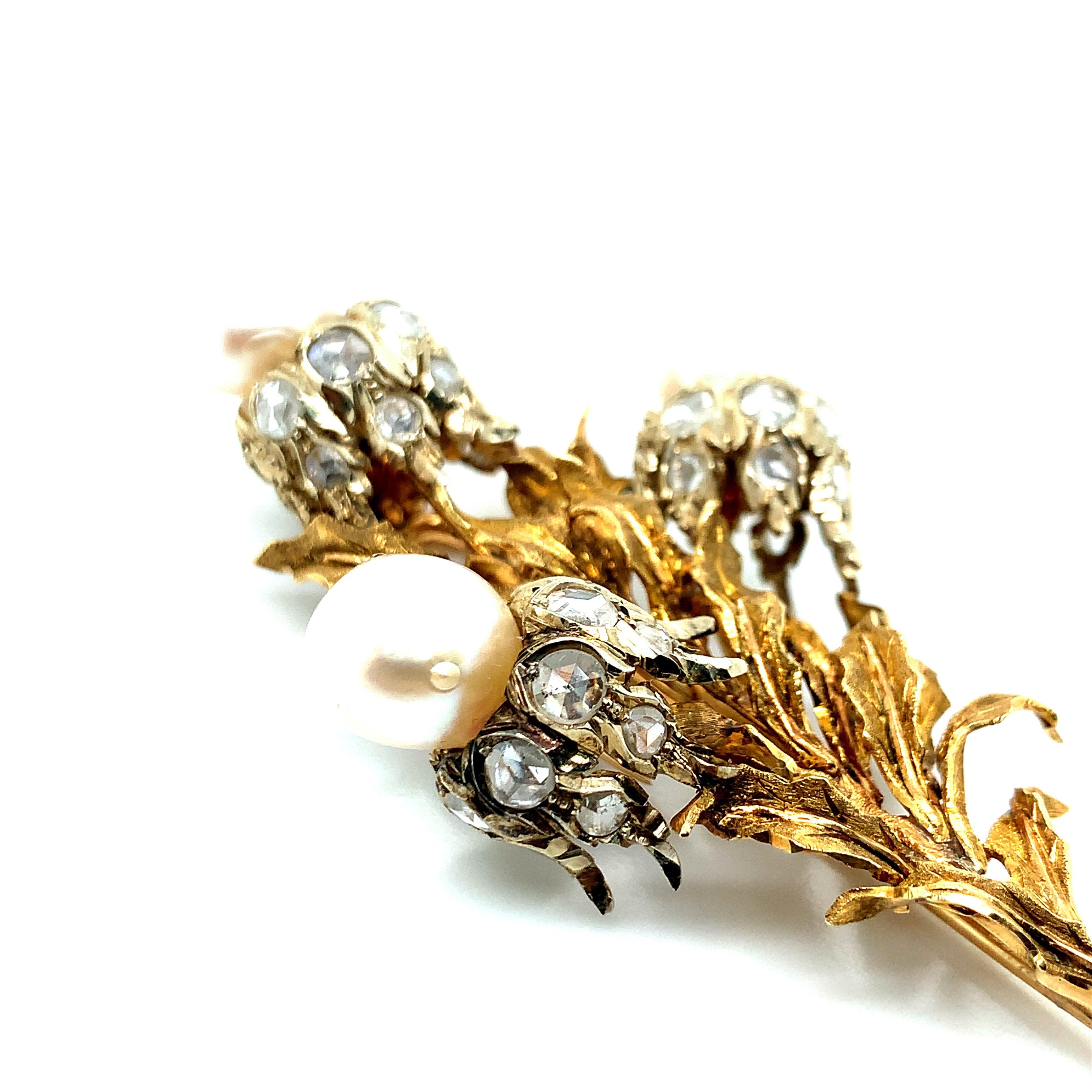 Goldbrosche mit drei Perlen und Diamanten von Buccellati im Zustand „Hervorragend“ im Angebot in New York, NY
