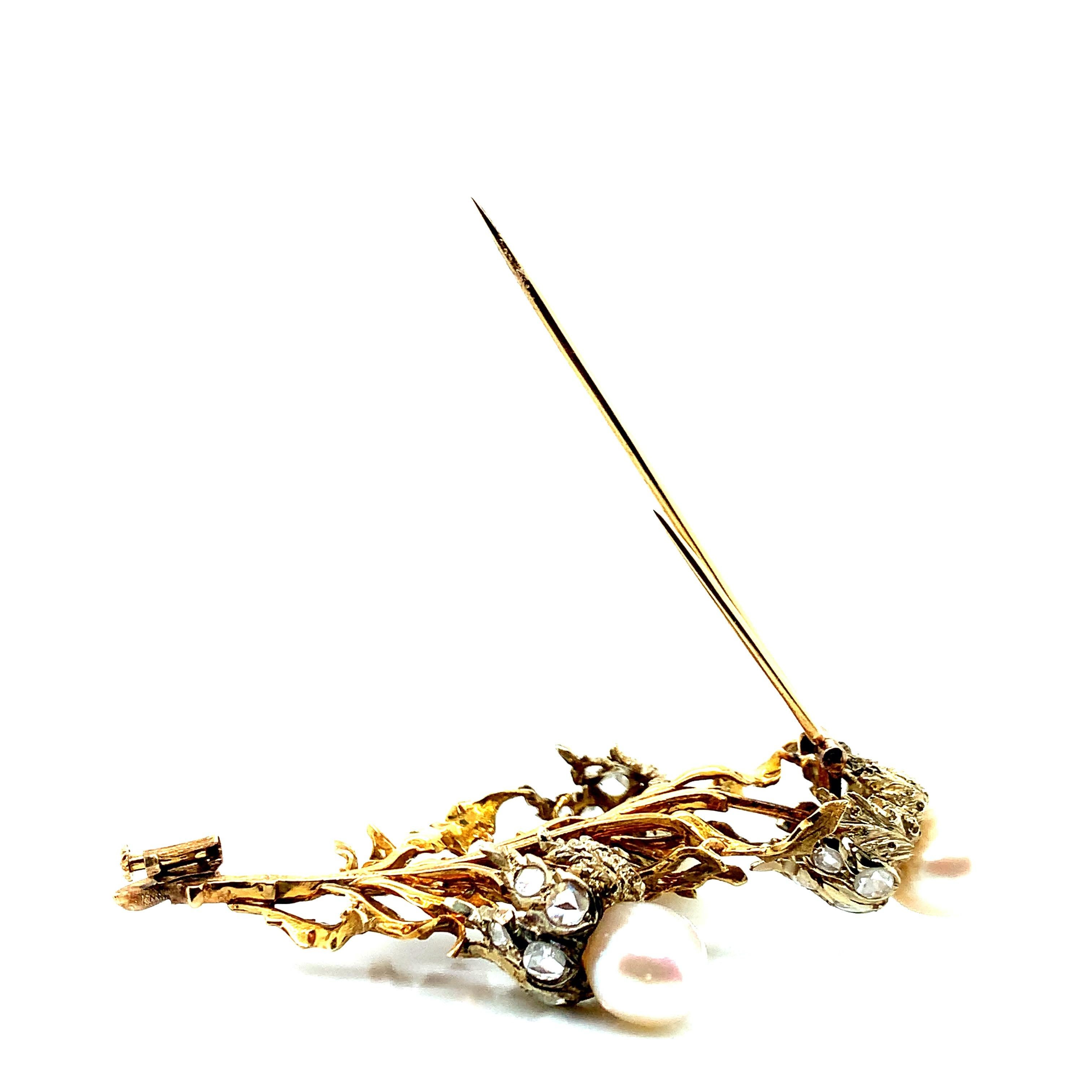 Goldbrosche mit drei Perlen und Diamanten von Buccellati im Angebot 1
