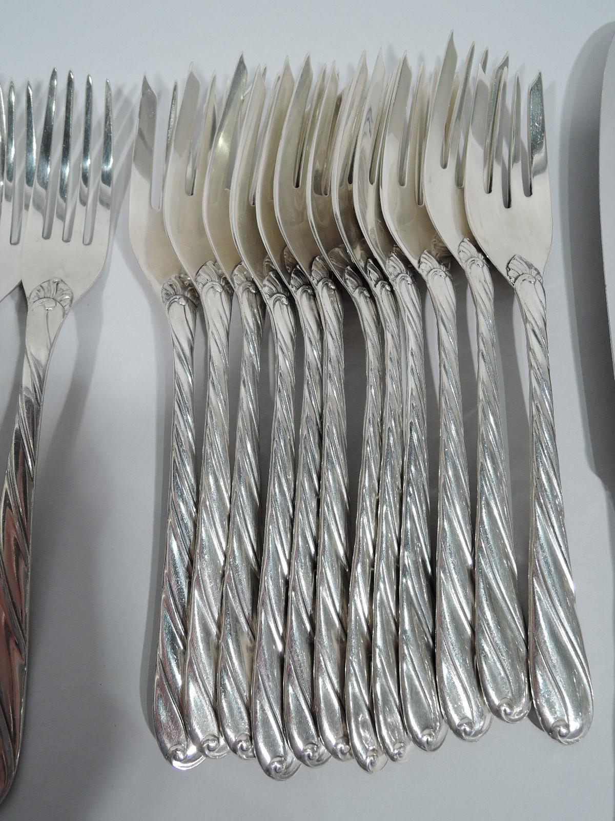 Buccellati Torchon Sterling Silver Dinner Set for 12 with 96 Pieces In Excellent Condition In New York, NY